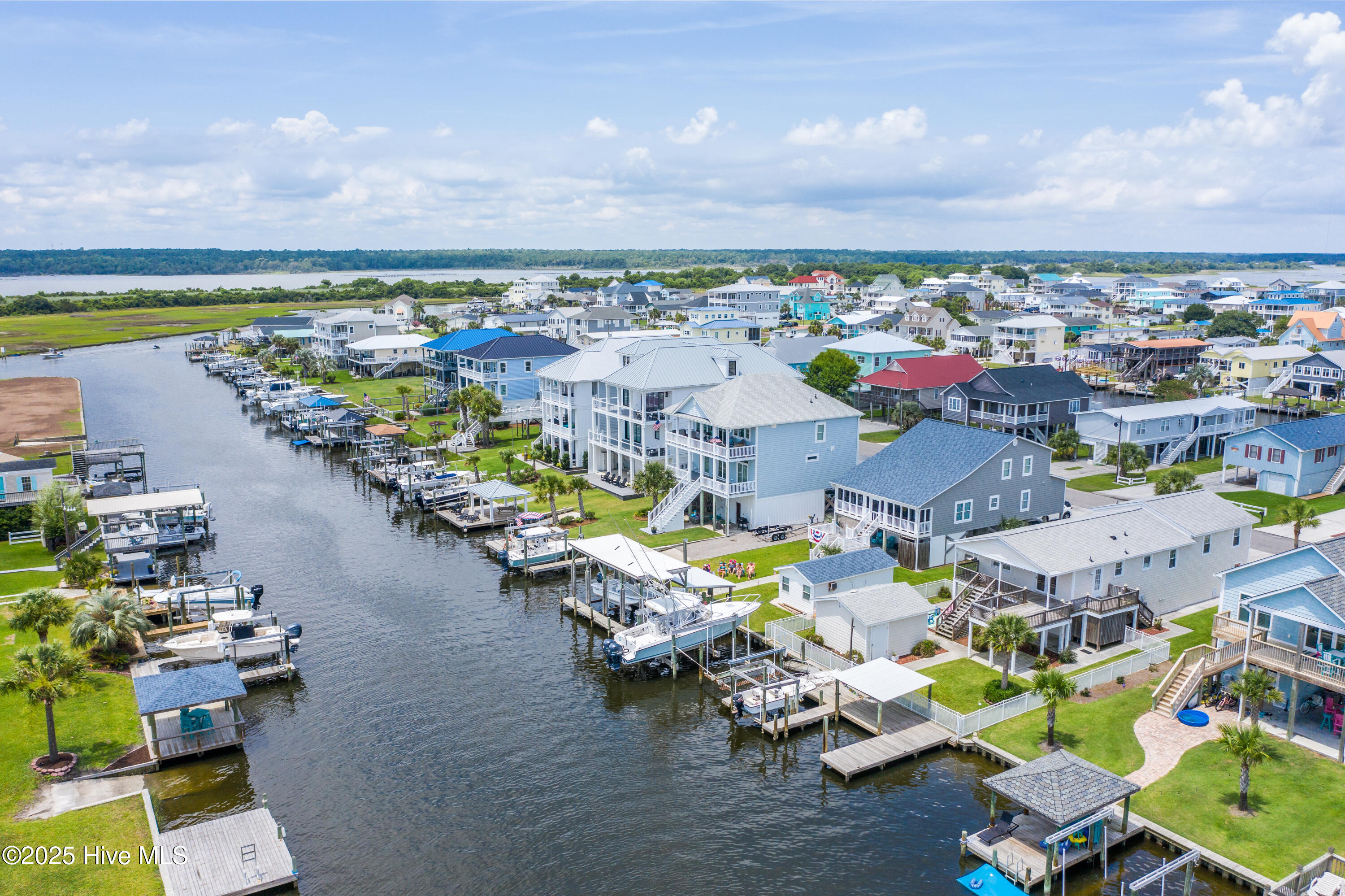 Homes for sale in Surf City, NC | 4069 4th St, Surf City, NC 28445 | MLS# 100517491