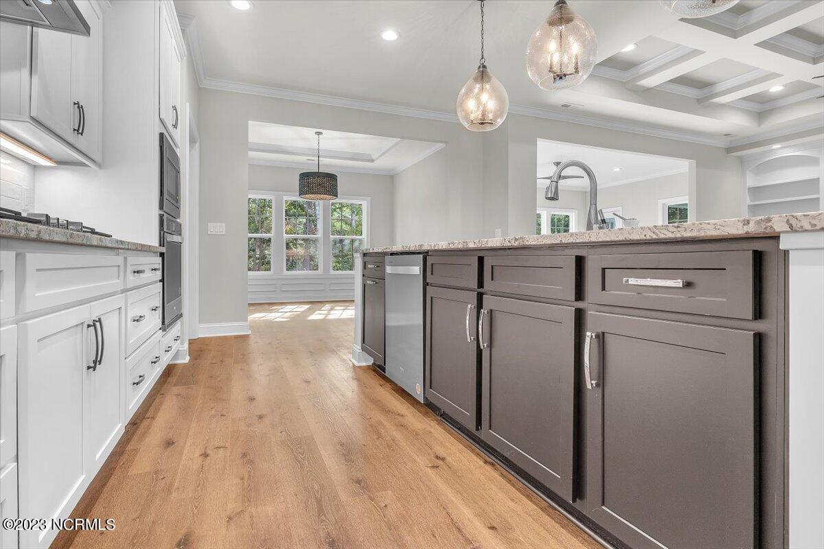 100524155 | Photo 59