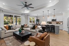 100569635 | Photo 10