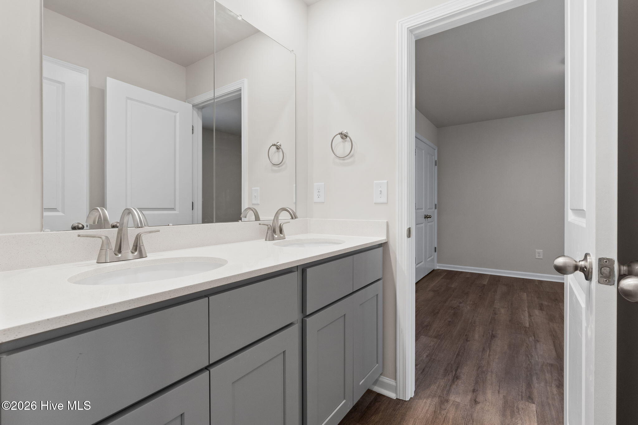 100566498 | Photo 21