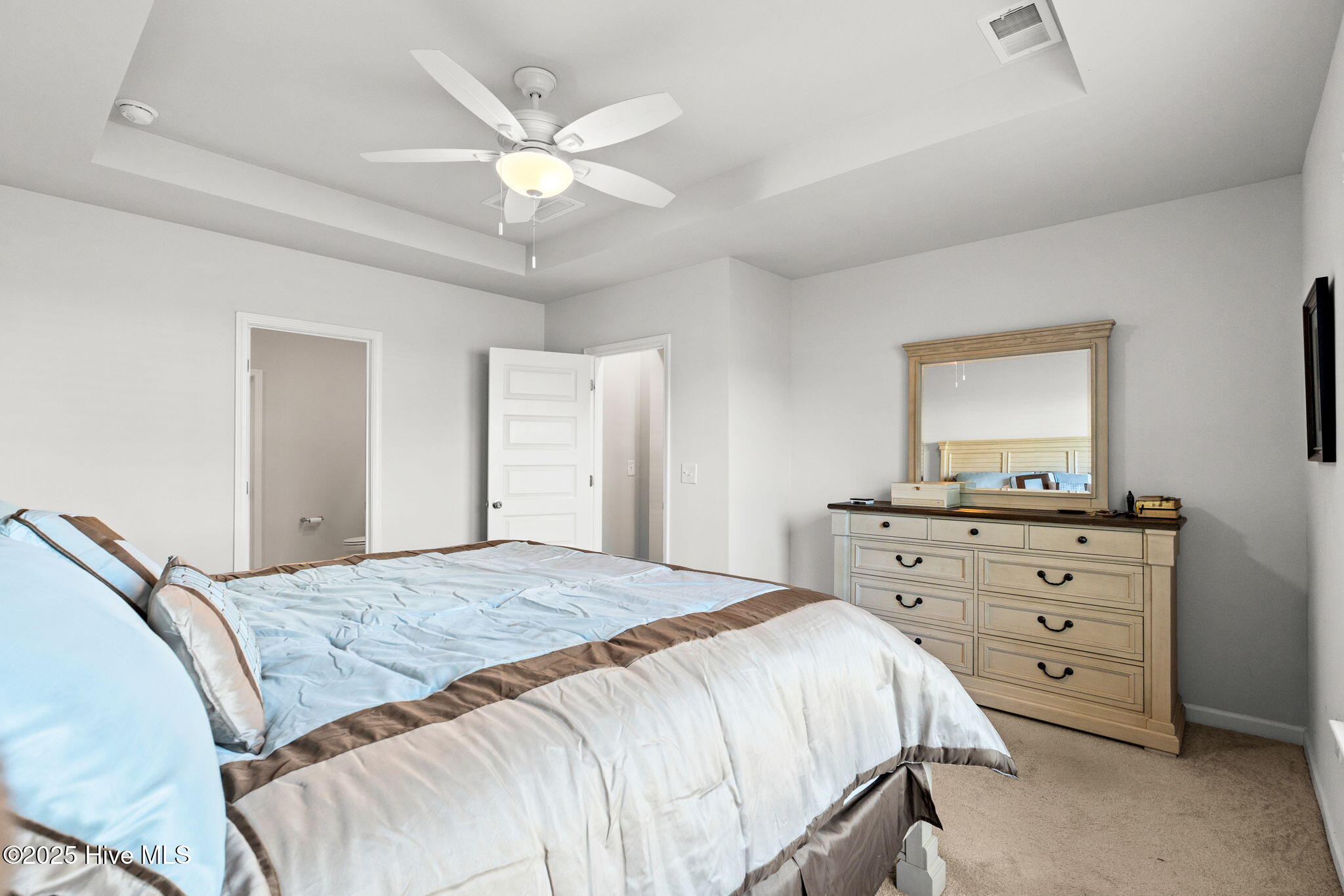 100495537 | Photo 21