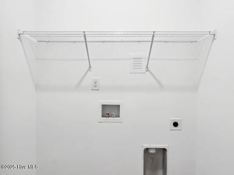 100534063 | Photo 15