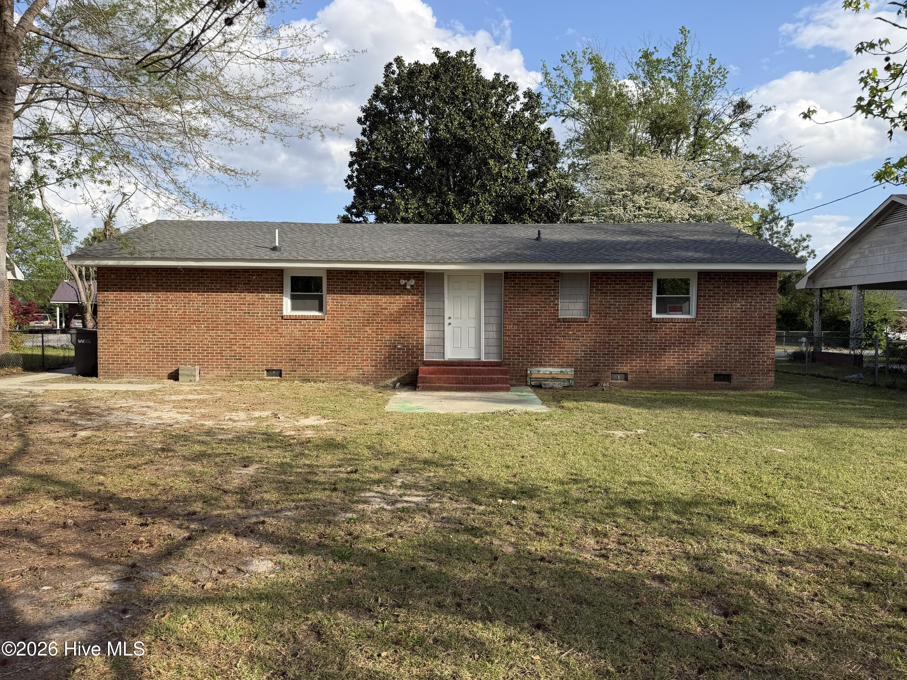 100565098 | Photo 35