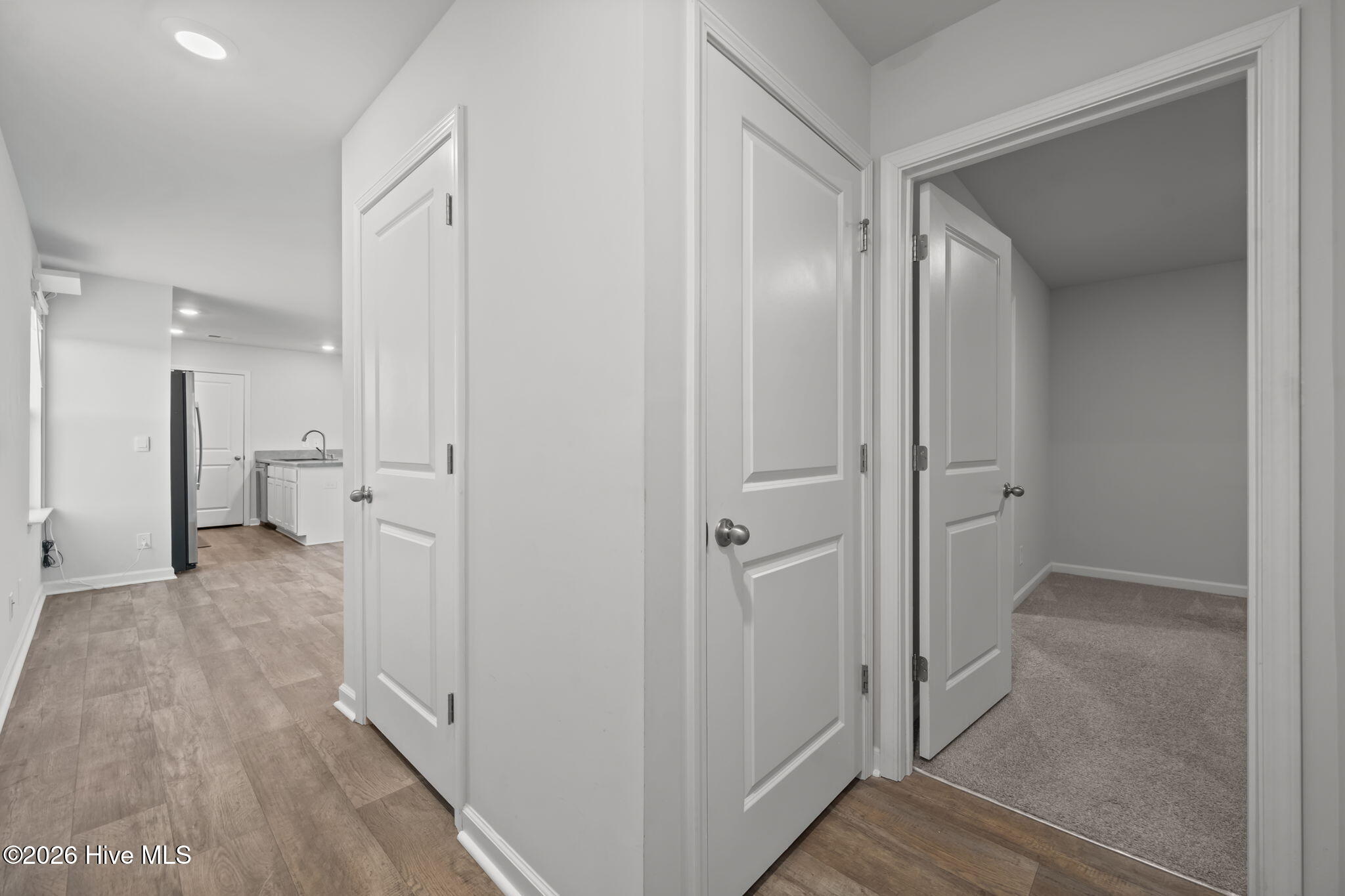 100547866 | Photo 30