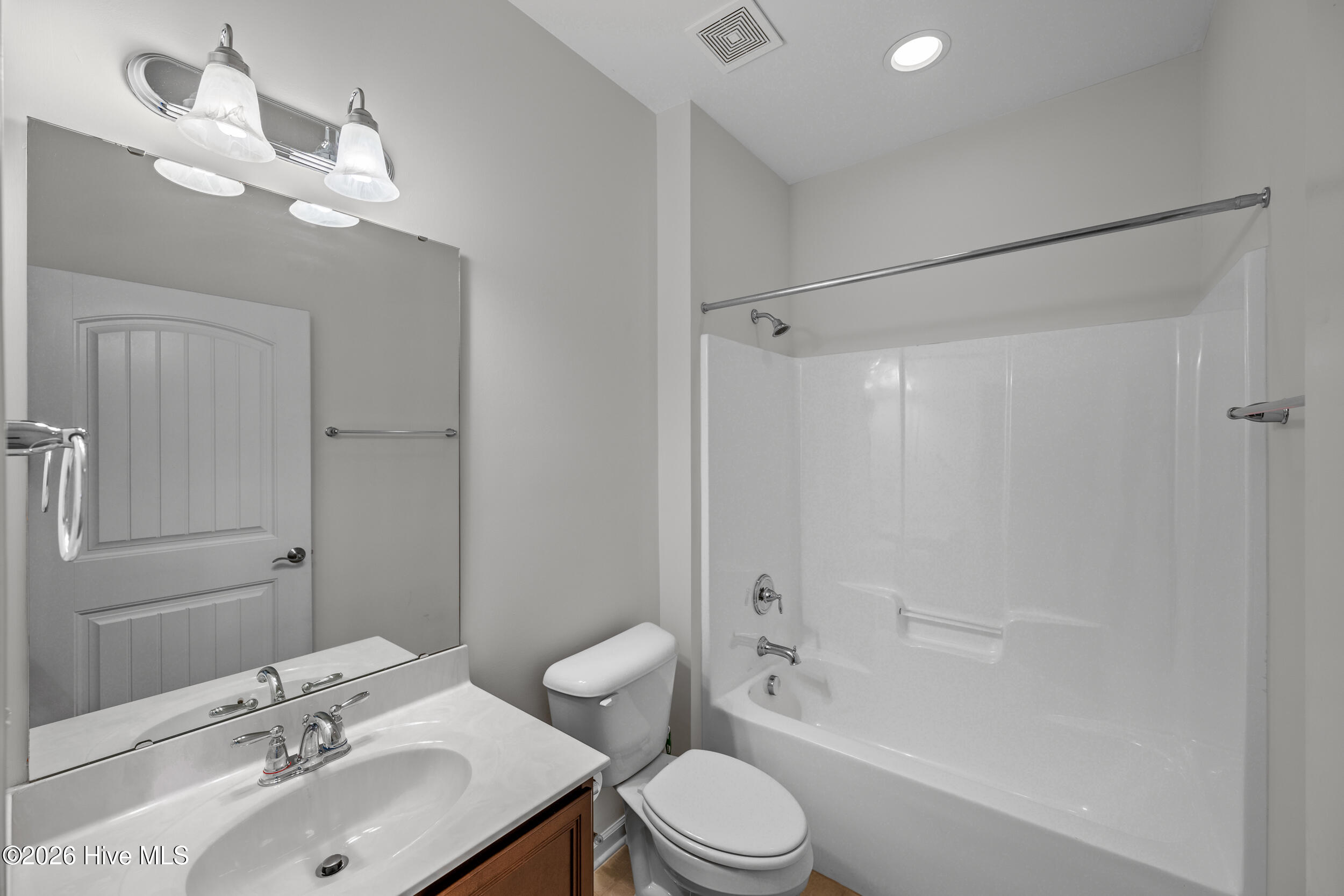 27 -26 w milan st, interior