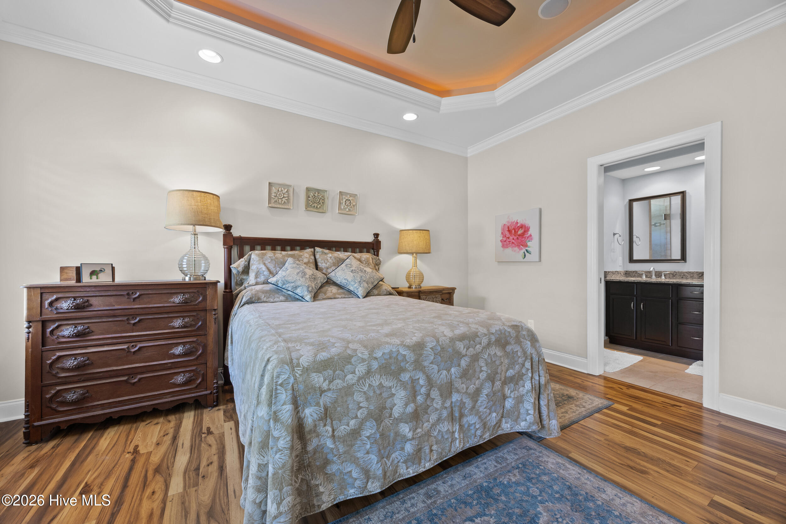 100566024 | Photo 22