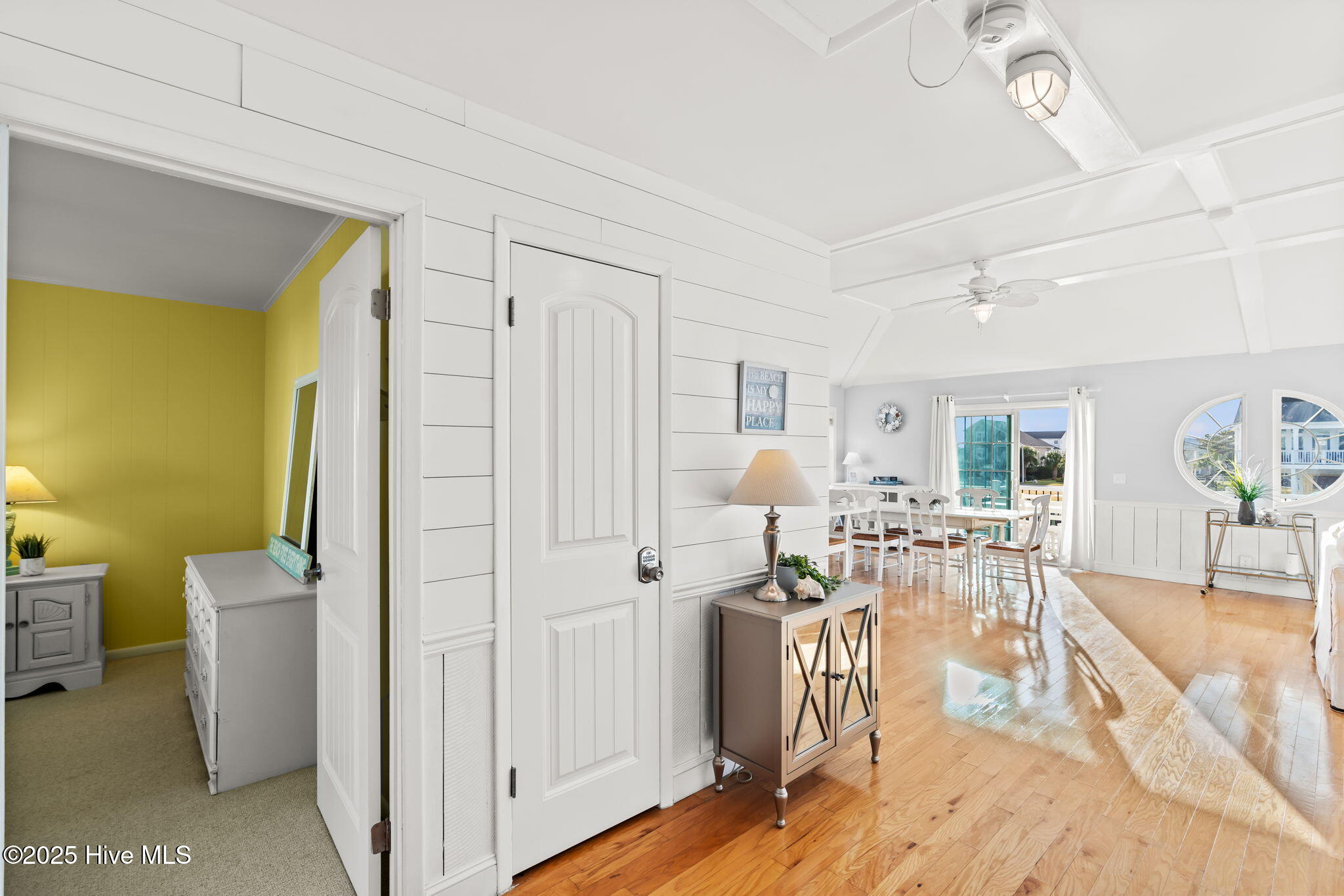 100542340 | Photo 13