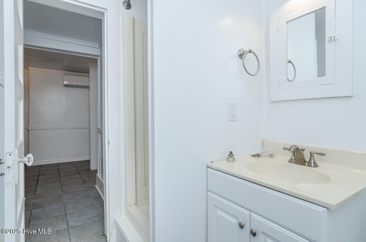 100568468 | Photo 17