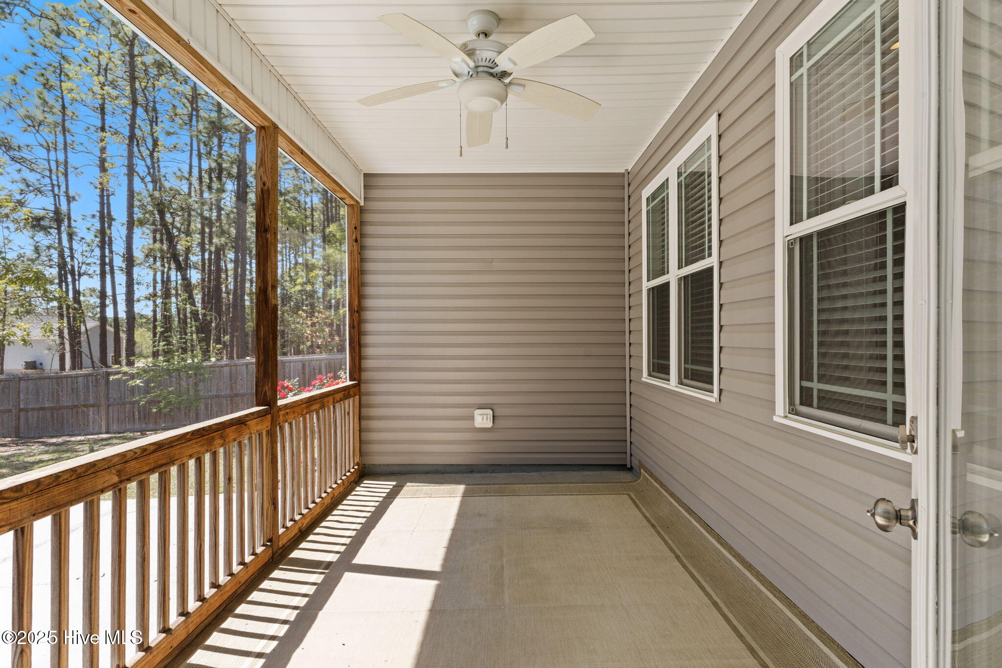 100501996 | Photo 34