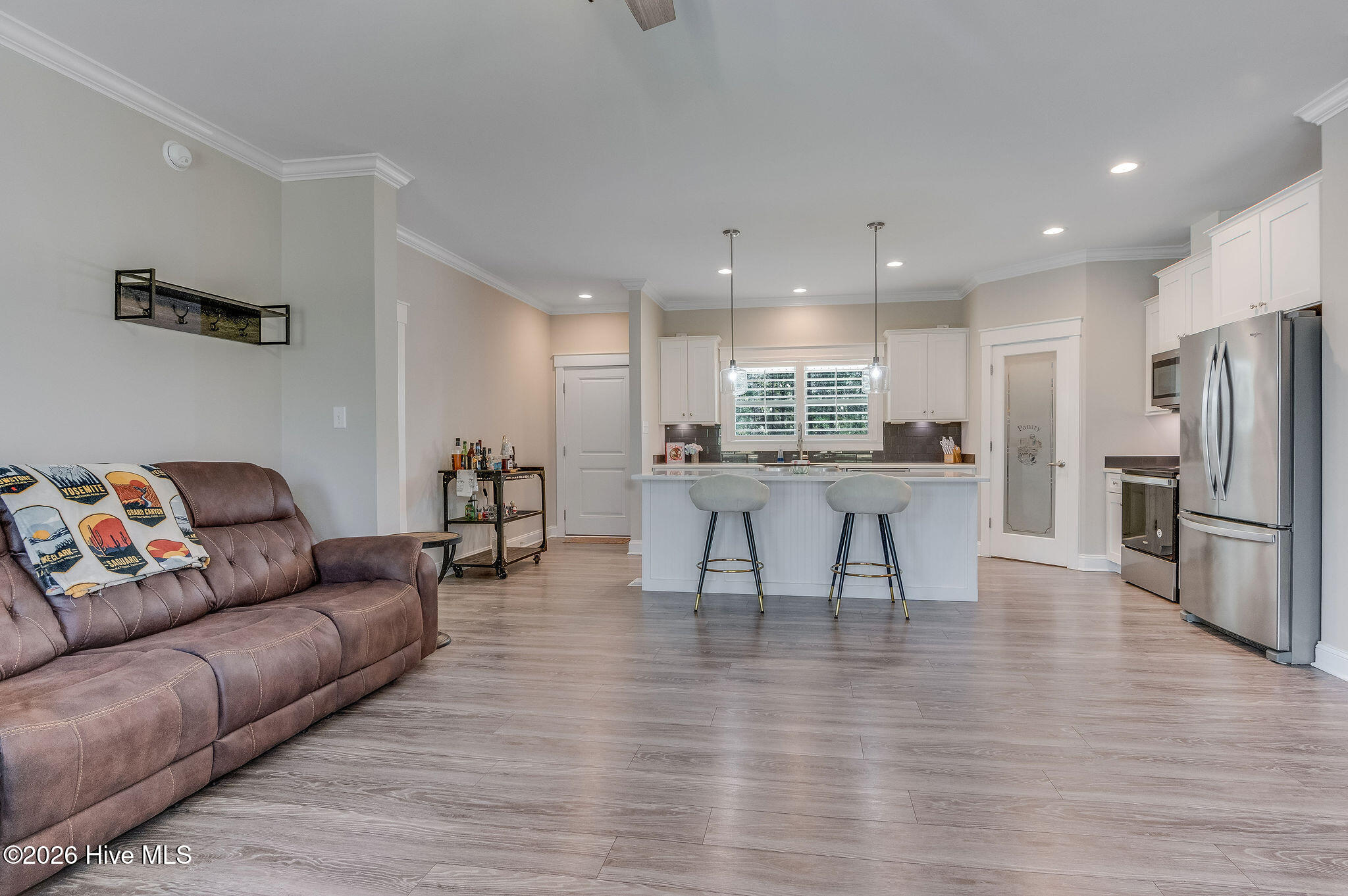 100559948 | Photo 14