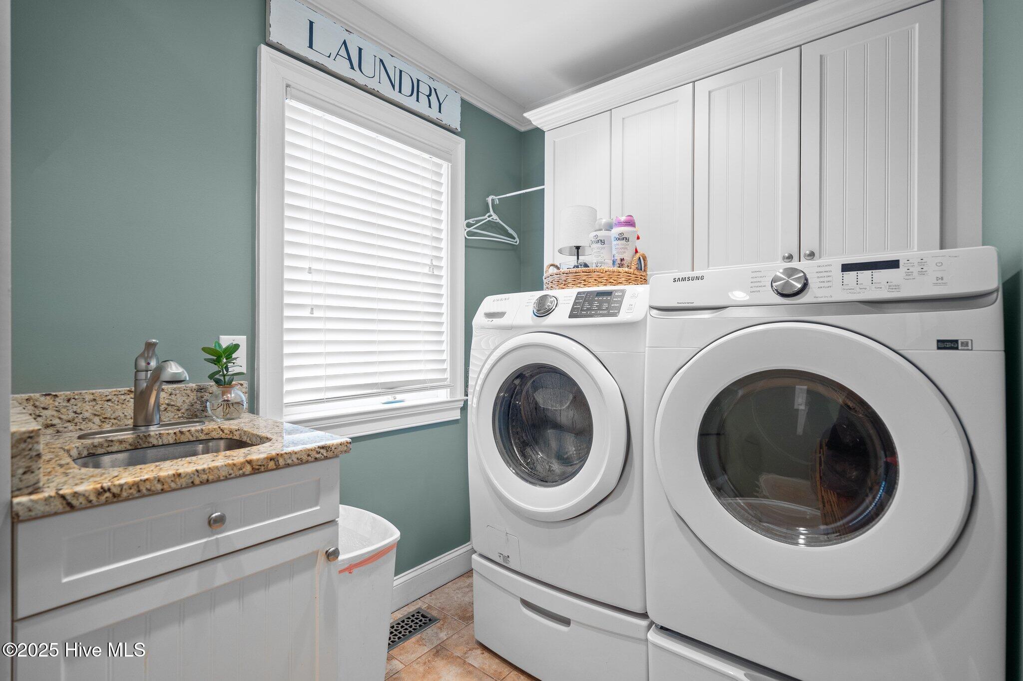 100565962 | Photo 44