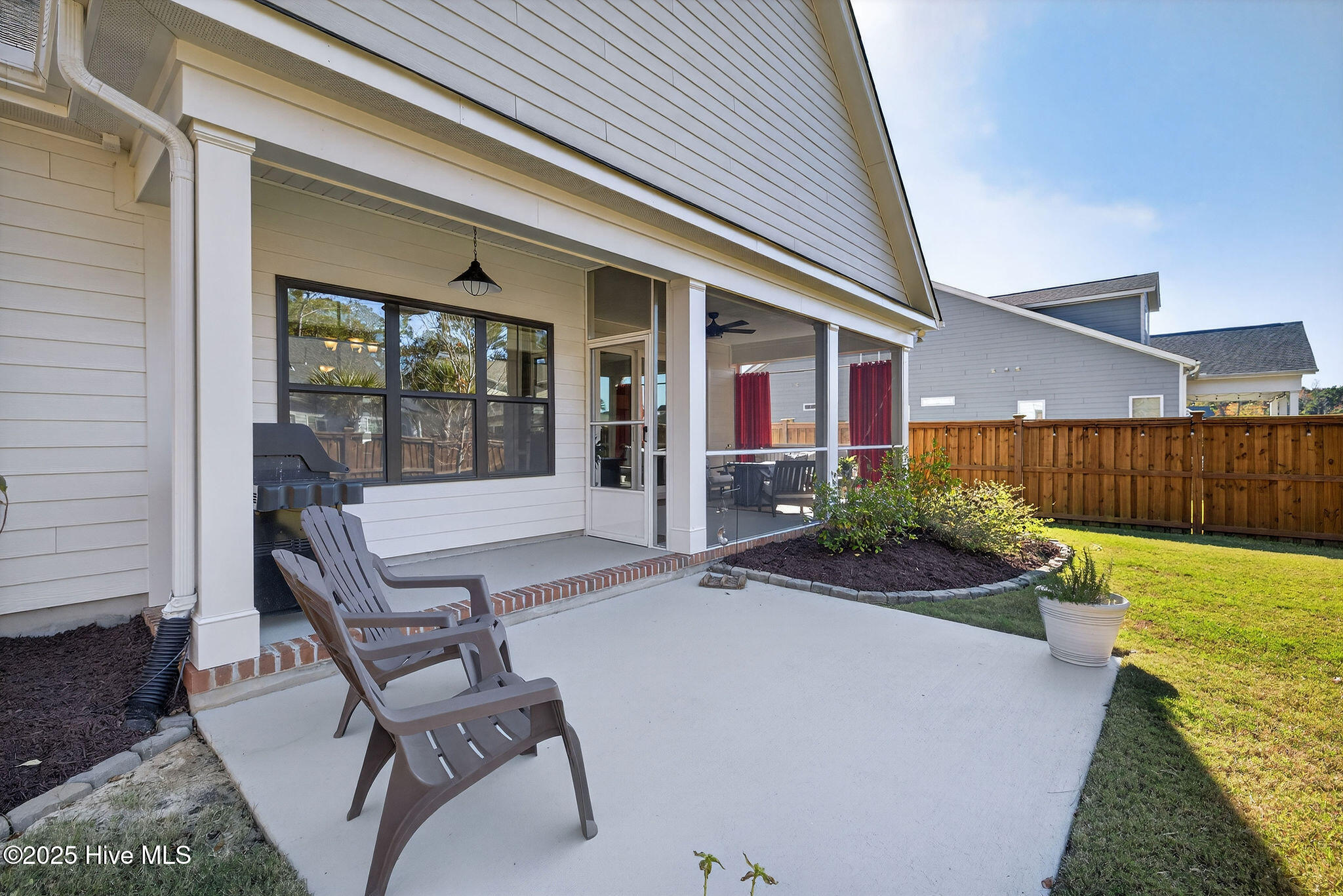 100541568 | Photo 44