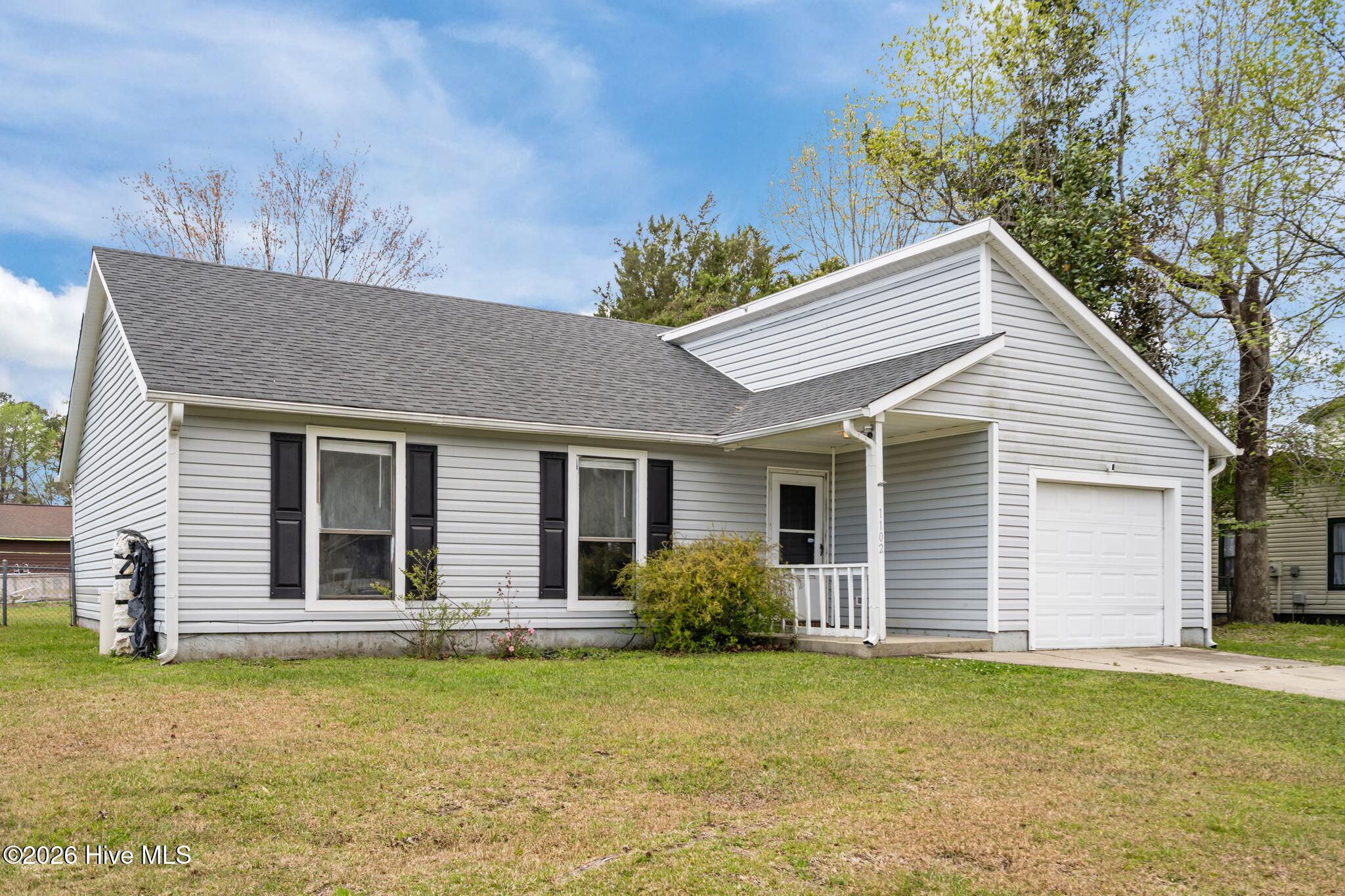 100563828 | Photo 20