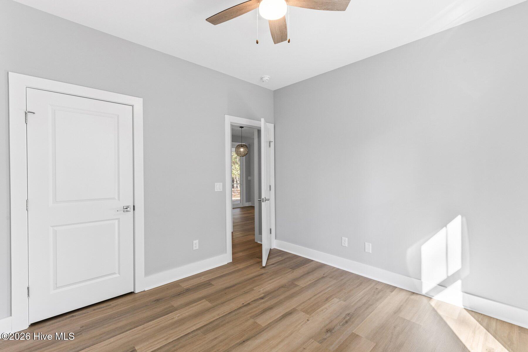 100554265 | Photo 32