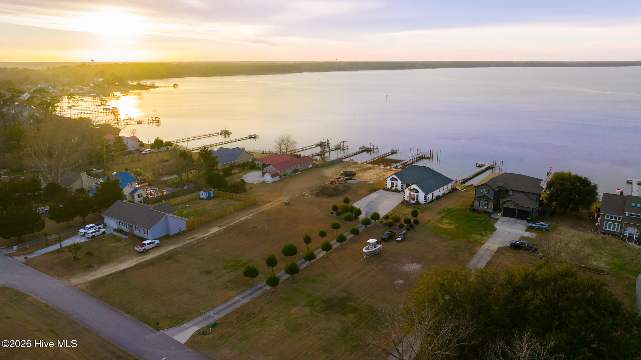 100556044 | Photo 81