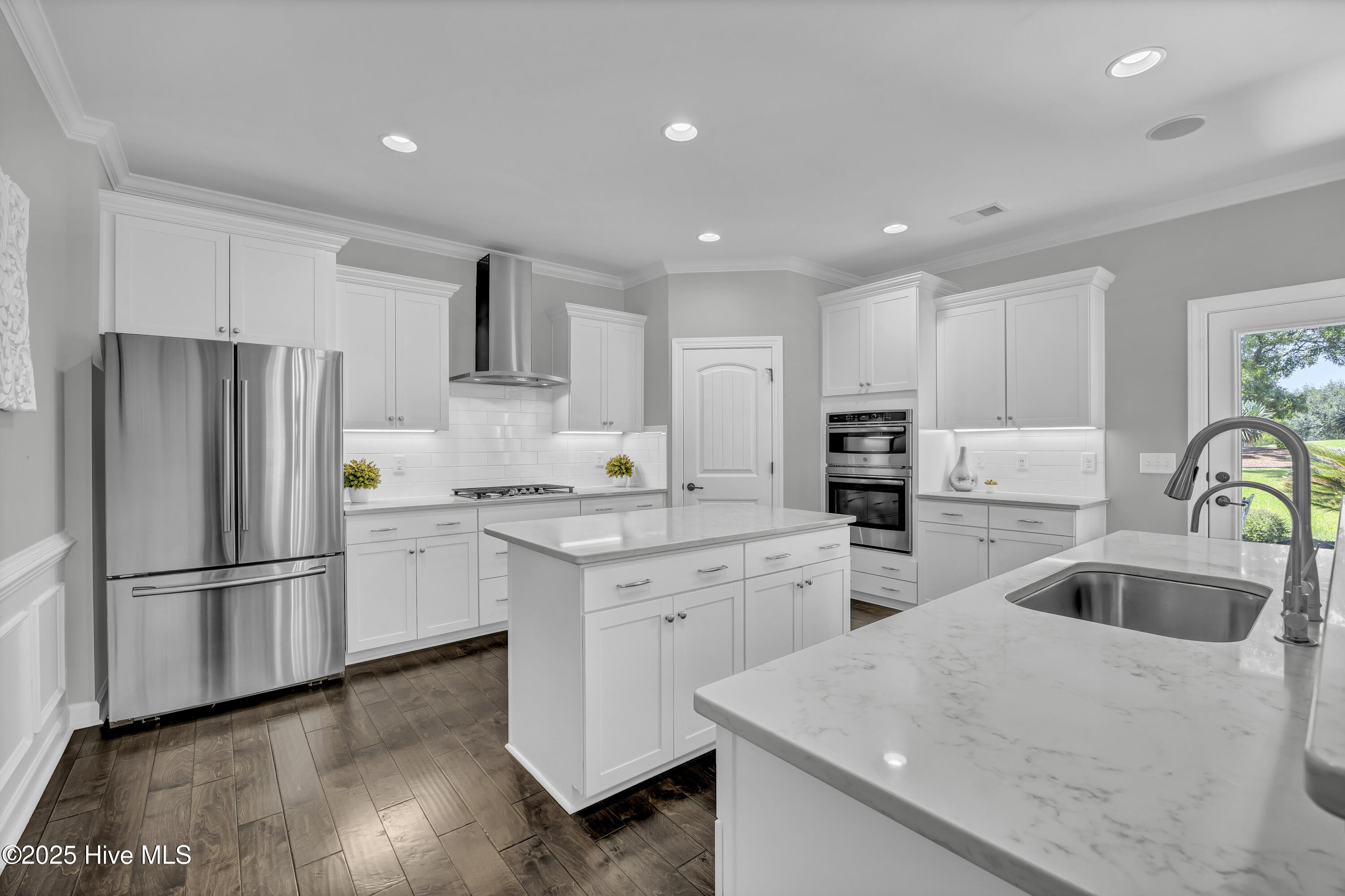 100519414 | Photo 13