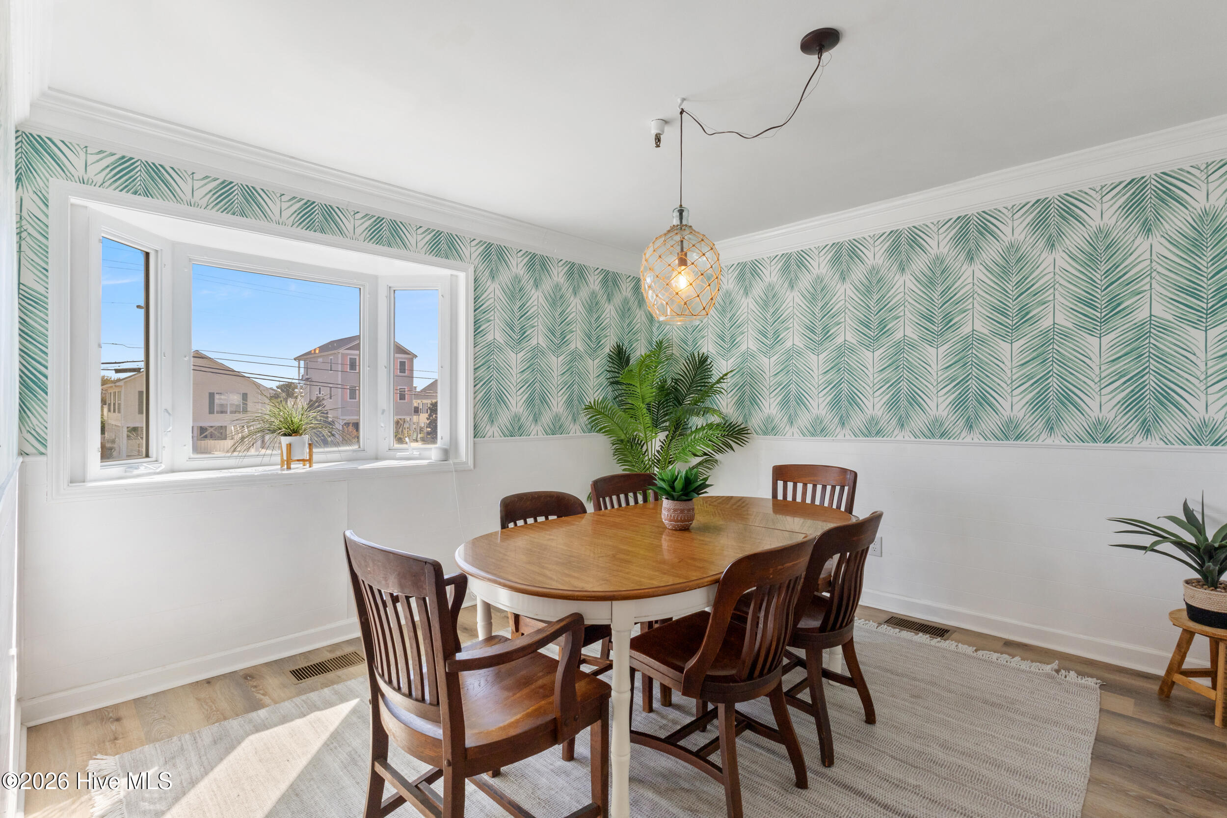 100565367 | Photo 14