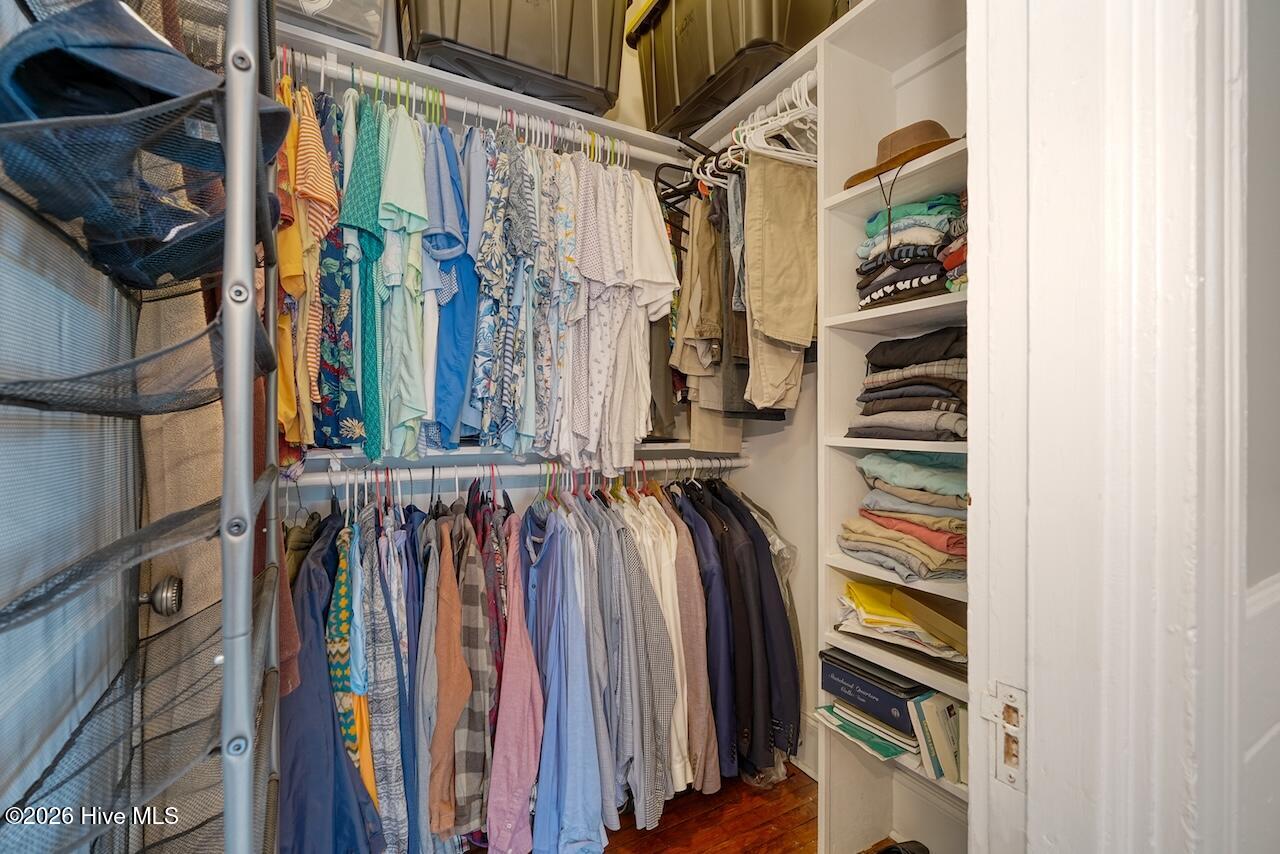 100560028 | Photo 37