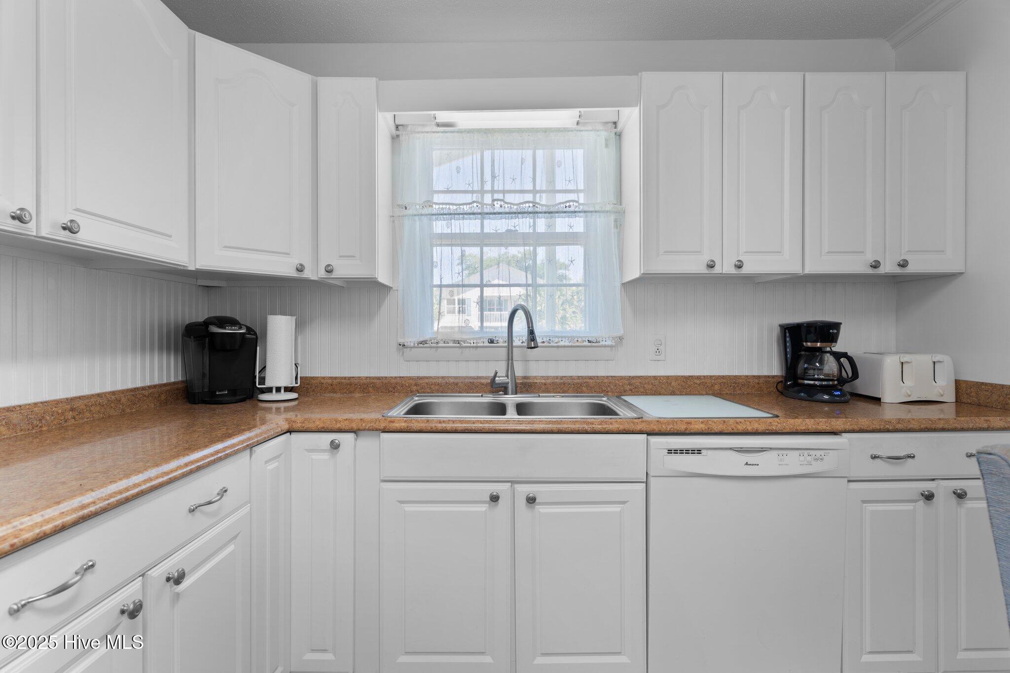 100494109 | Photo 11