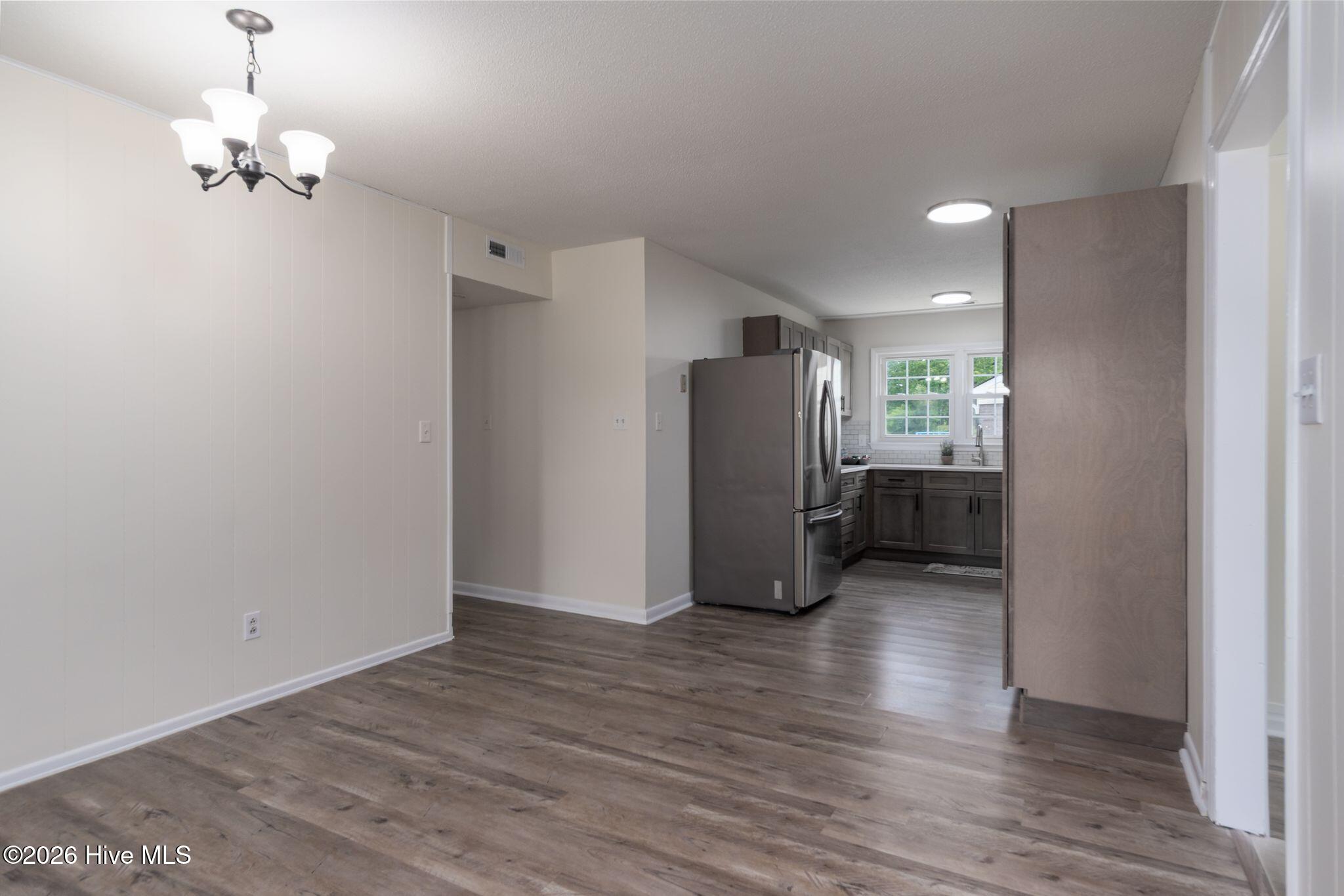 100568369 | Photo 18