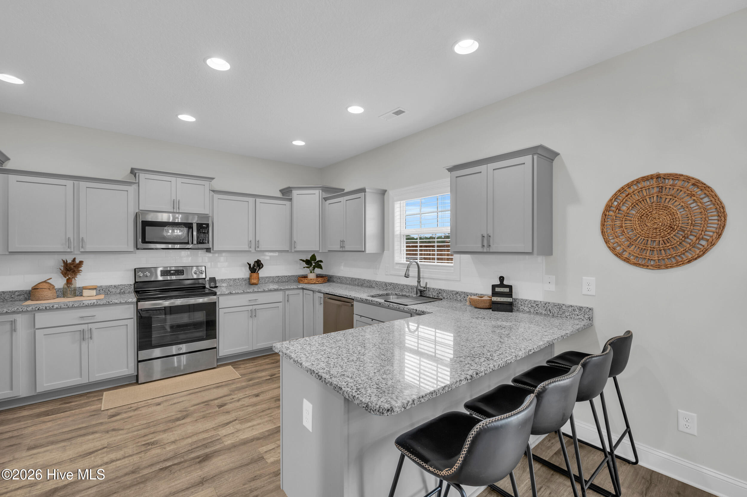 100547257 | Photo 15