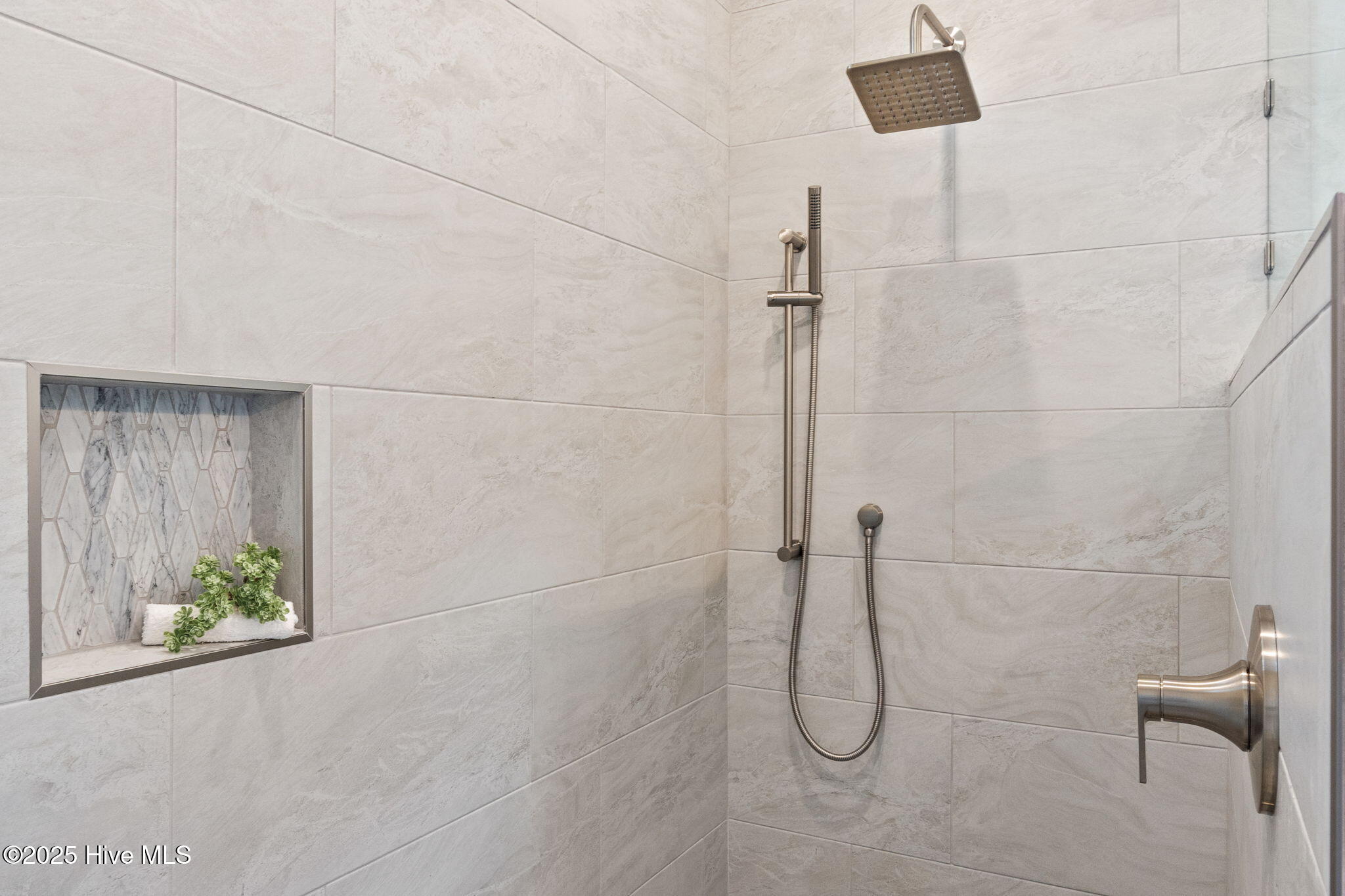 100530542 | Photo 32