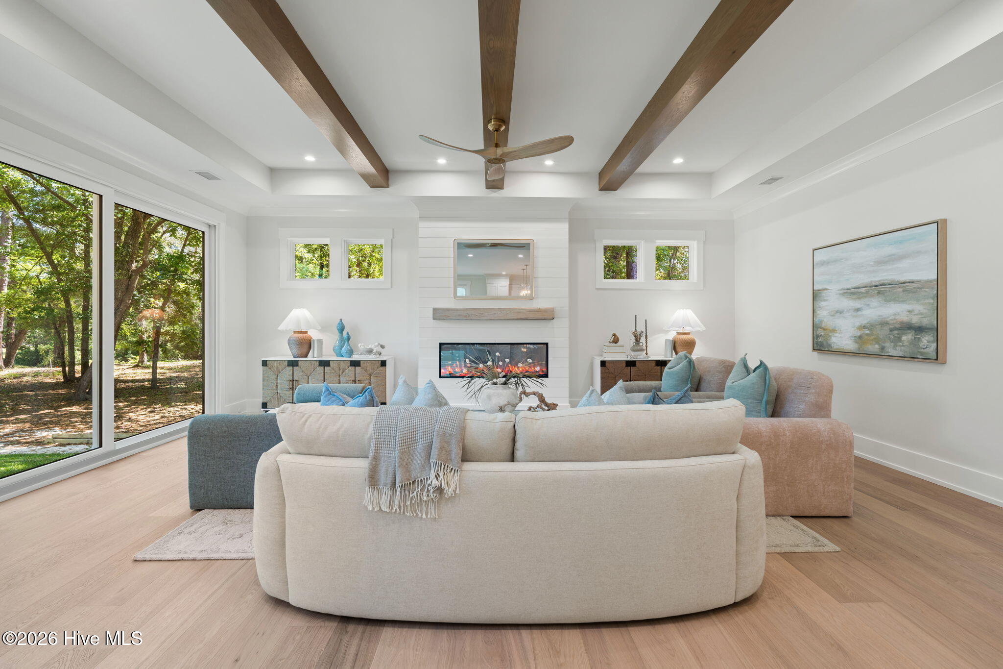 100568916 | Photo 12