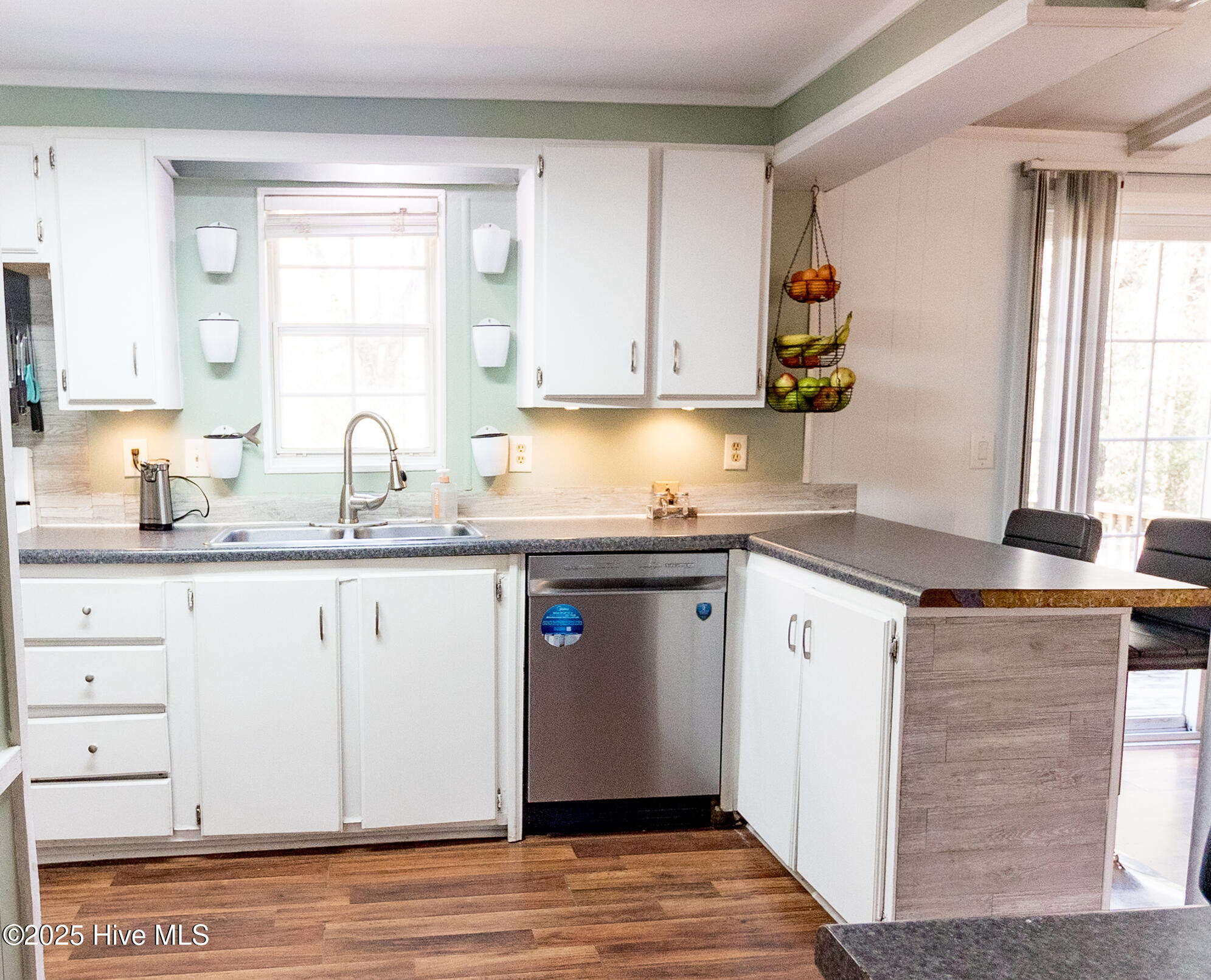 100545695 | Photo 10