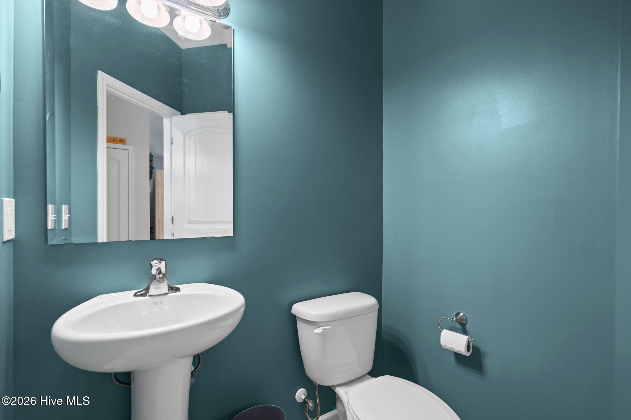 100570490 | Photo 18