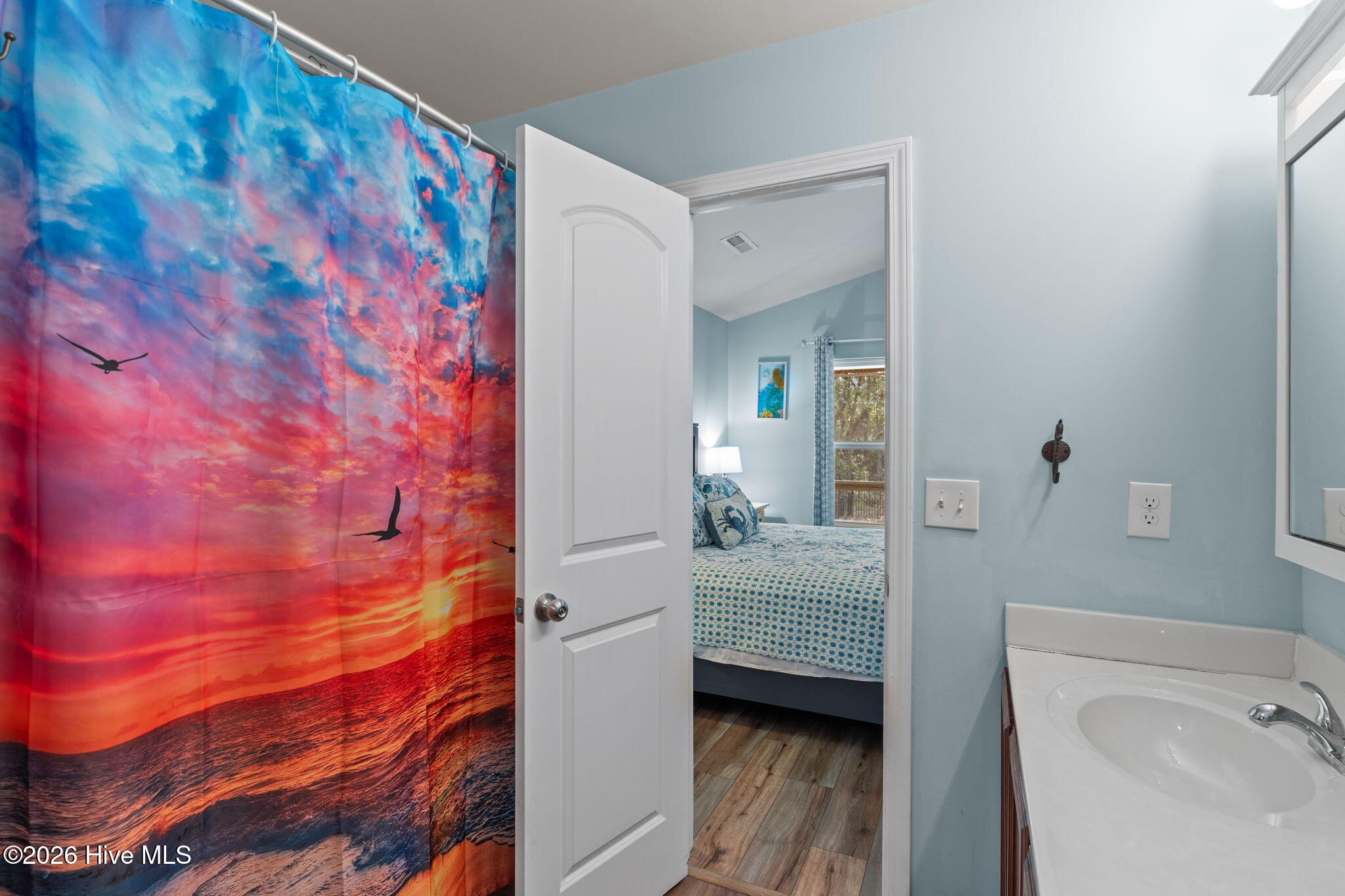 100564480 | Photo 32