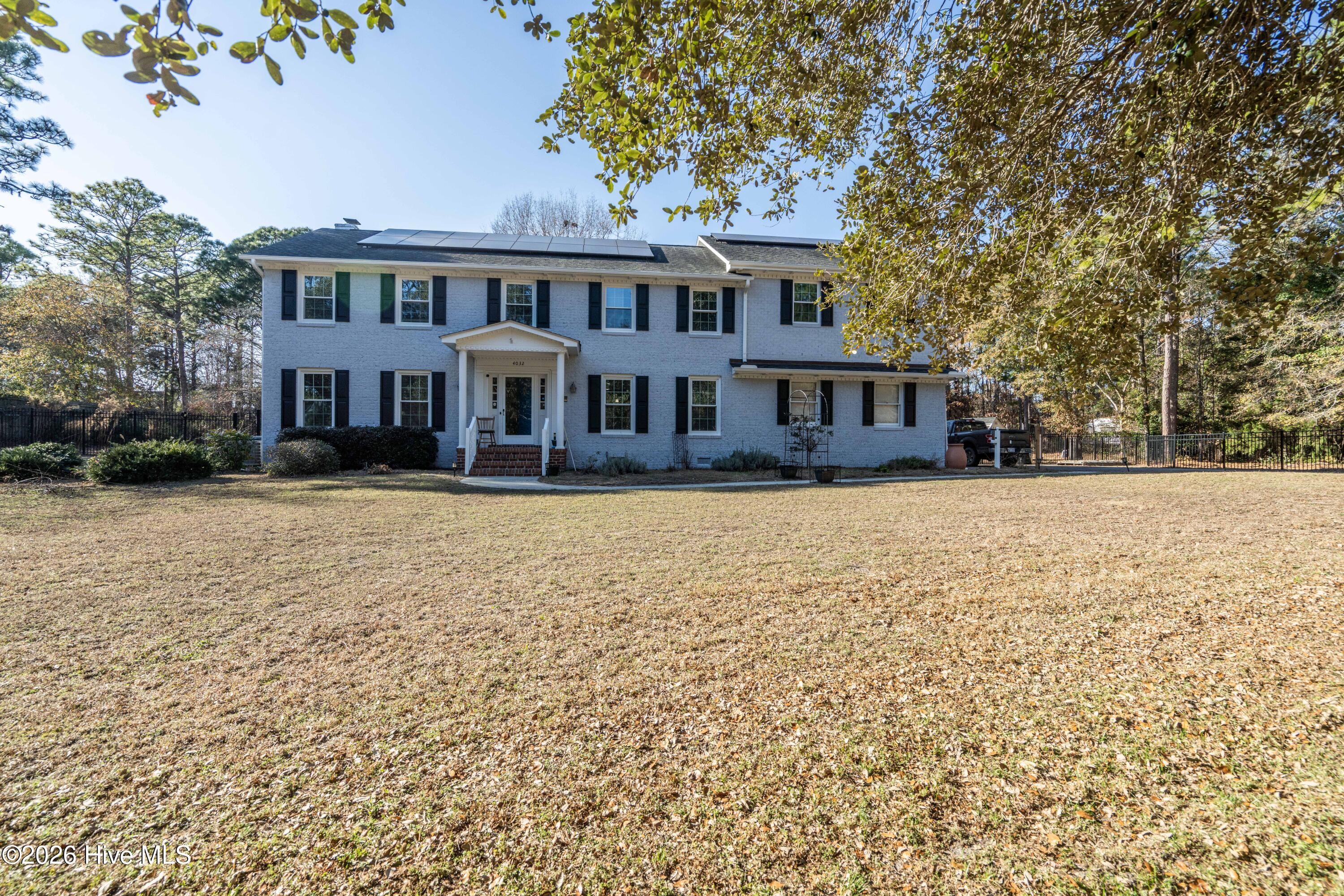 100548733 | Photo 47