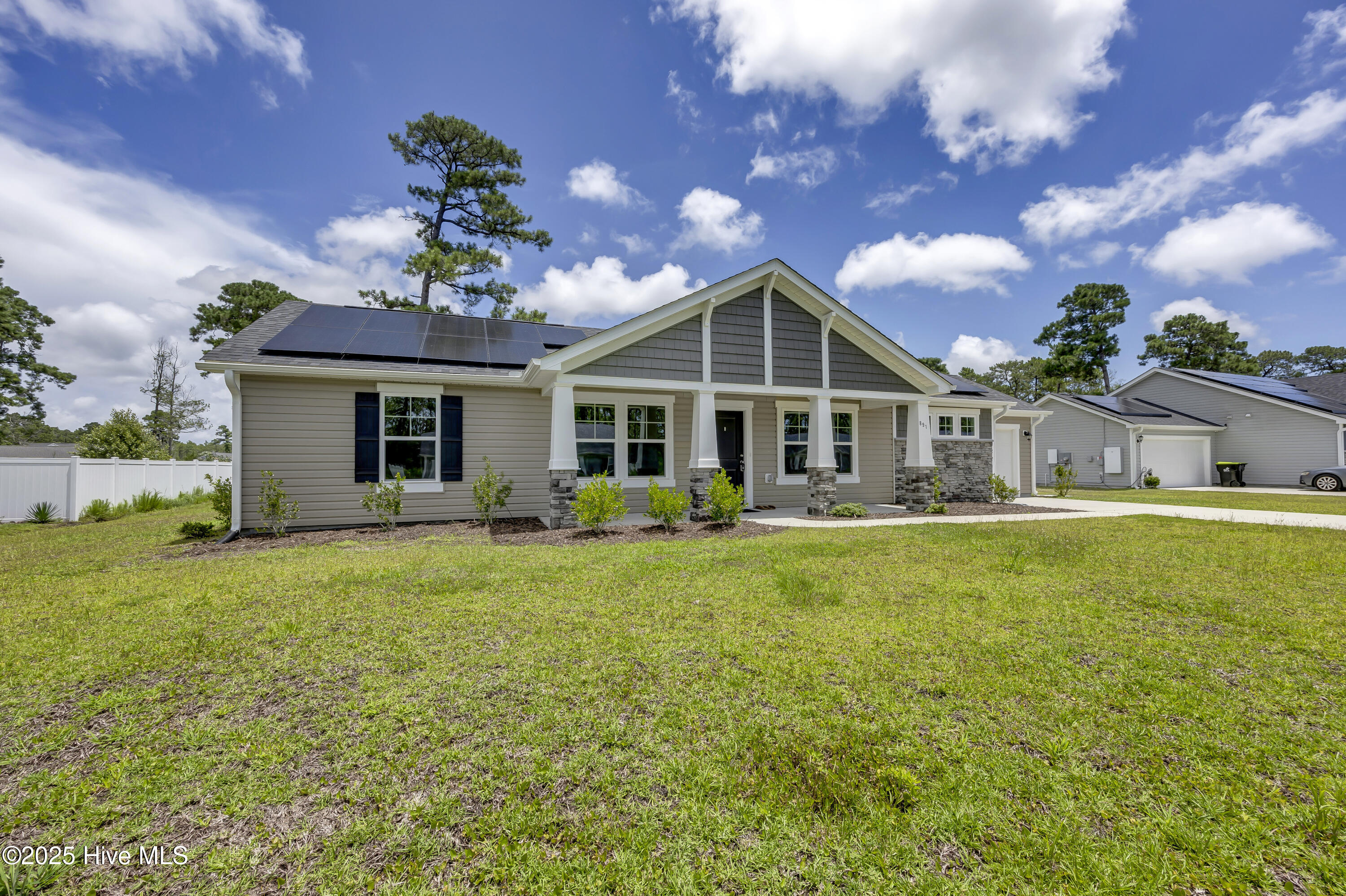 100518131 | Photo 13