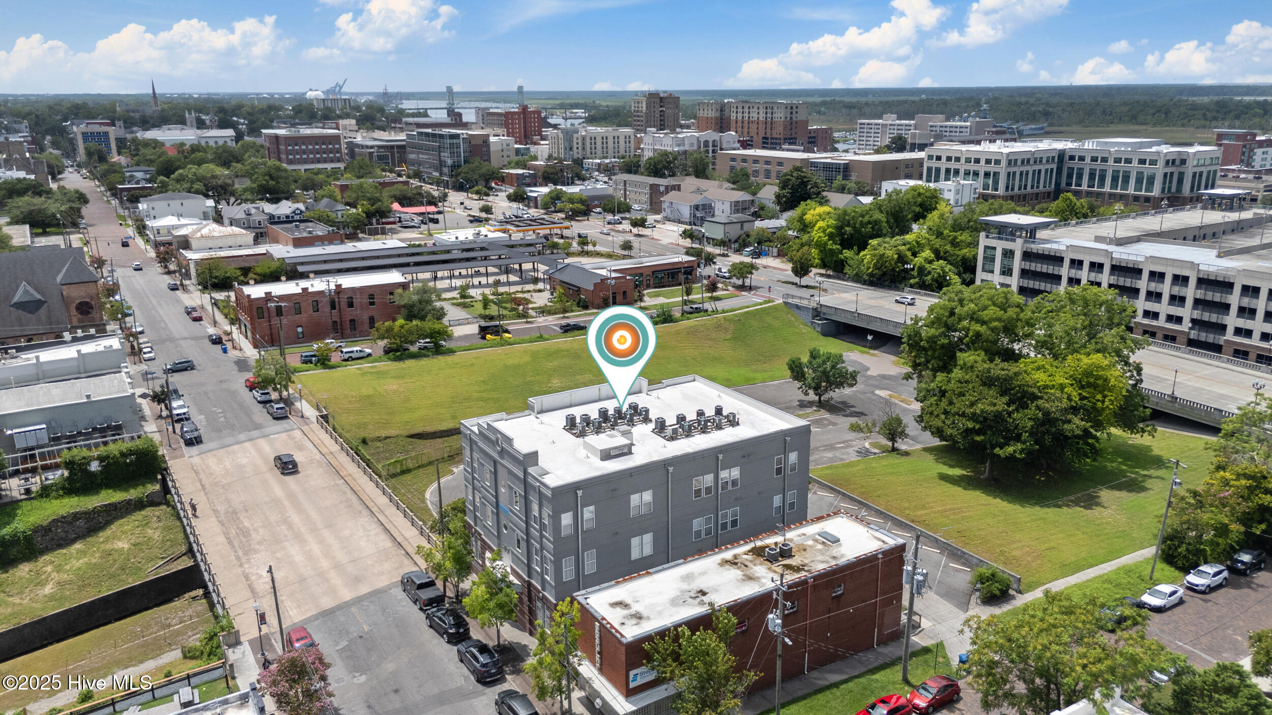 100523364 | Photo 30