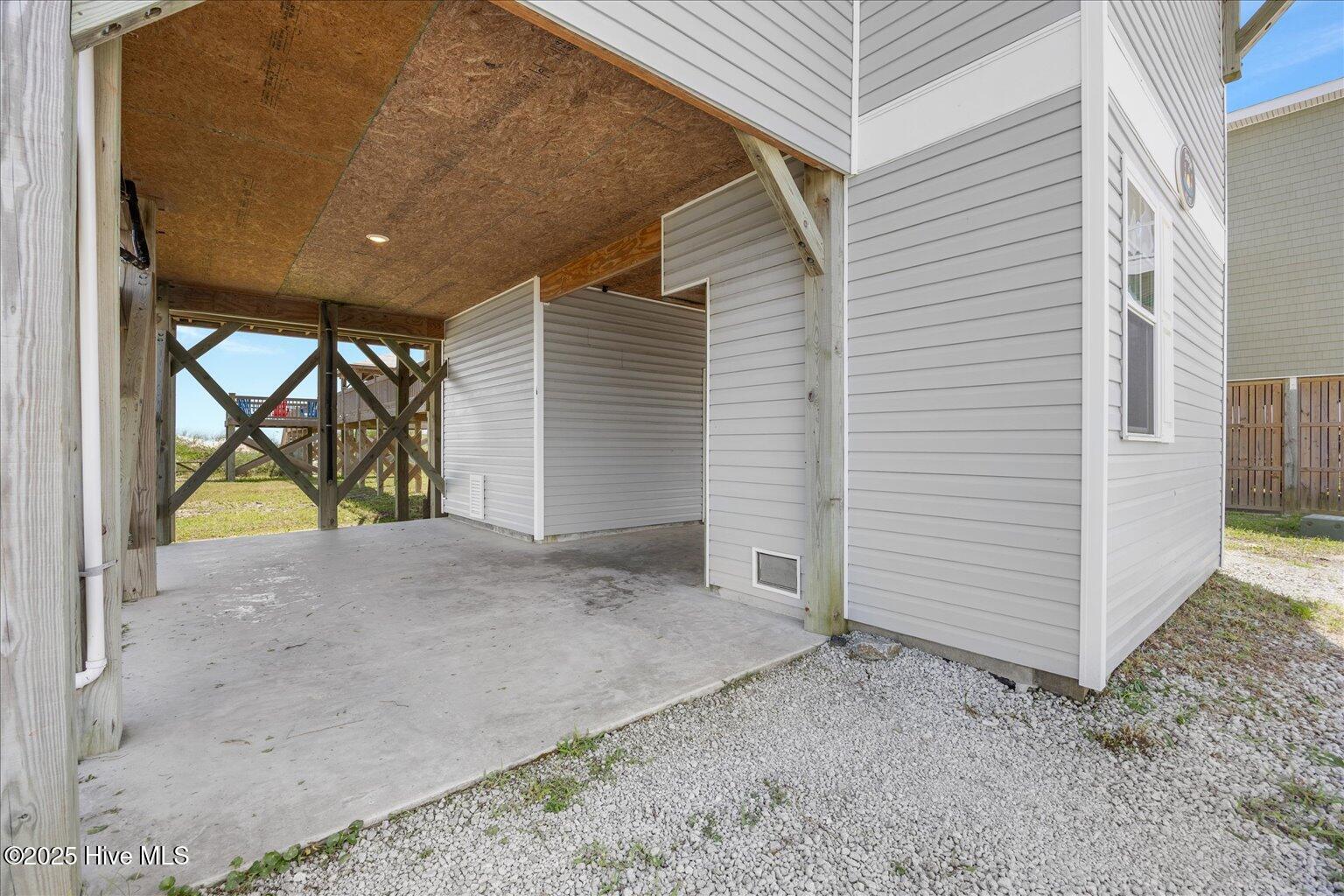 100528040 | Photo 47