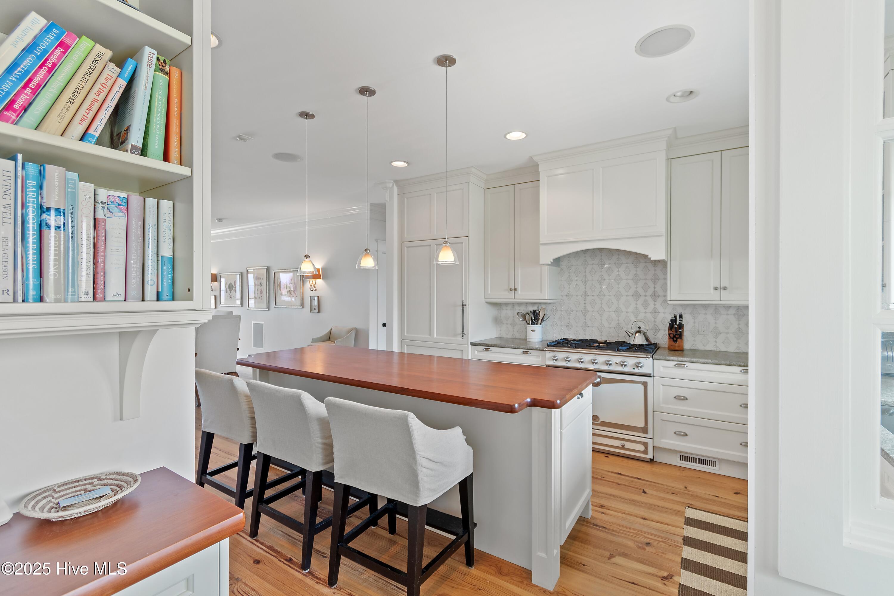 100519693 | Photo 12