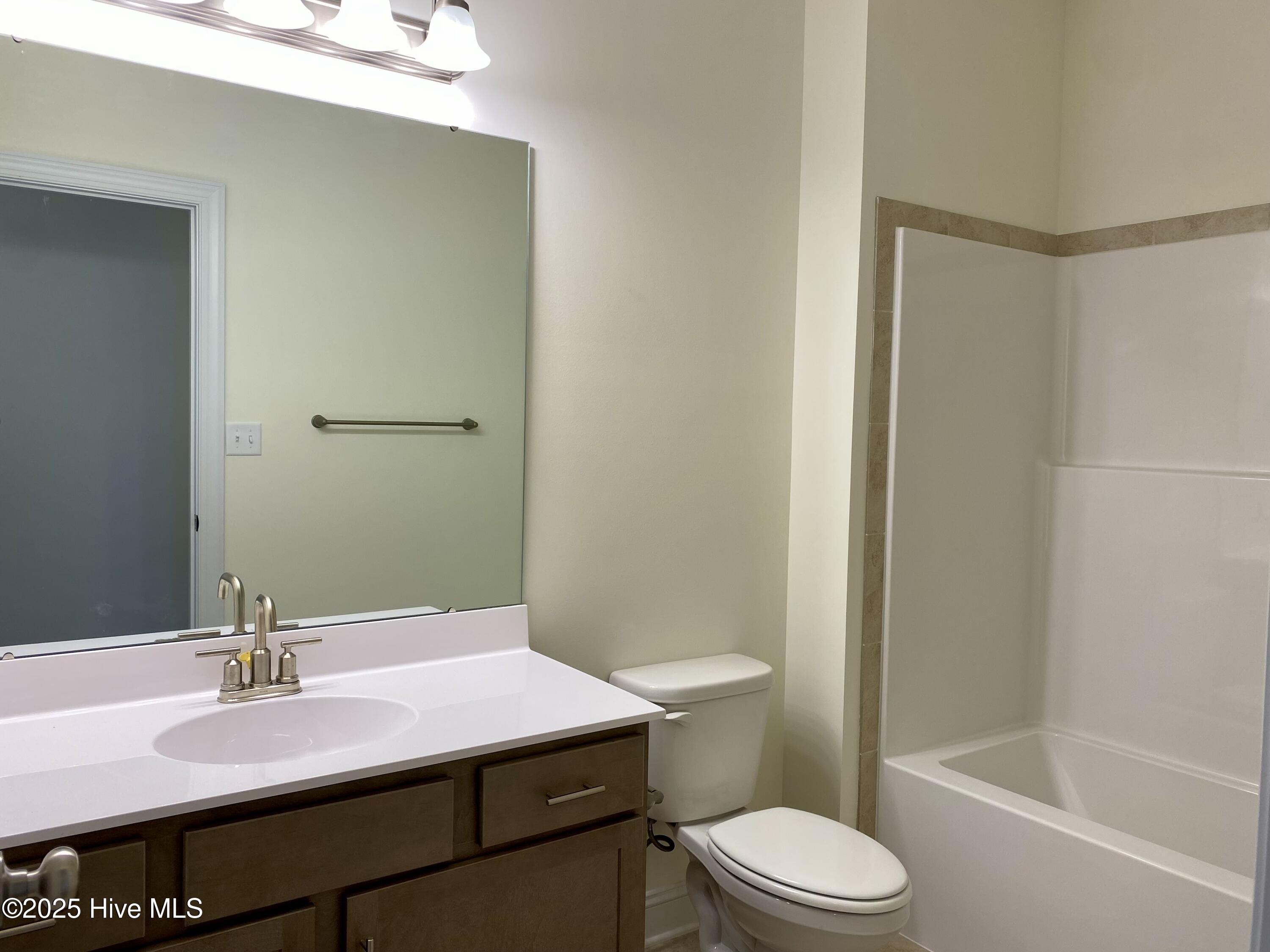 100483147 | Photo 25