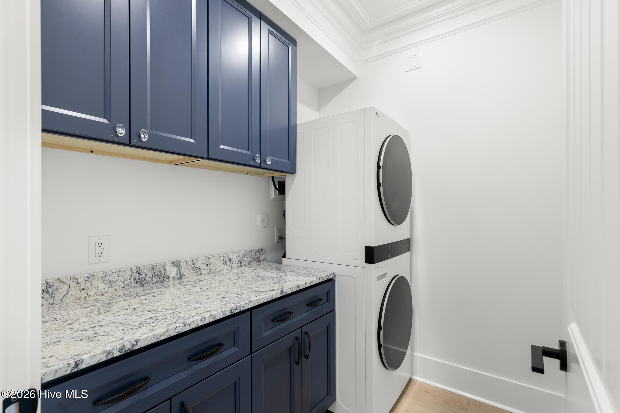 100516675 | Photo 48