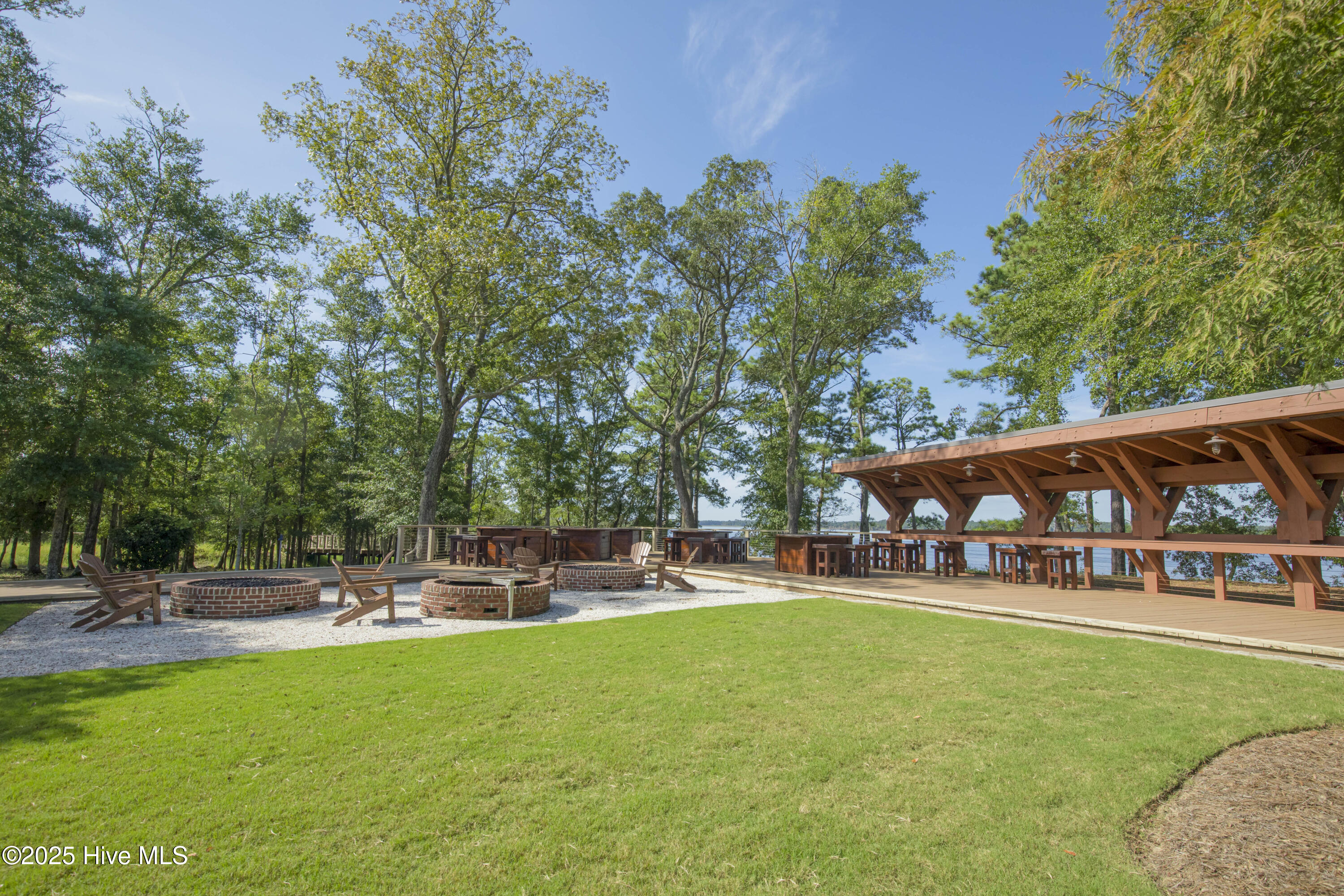 100531158 | Photo 23