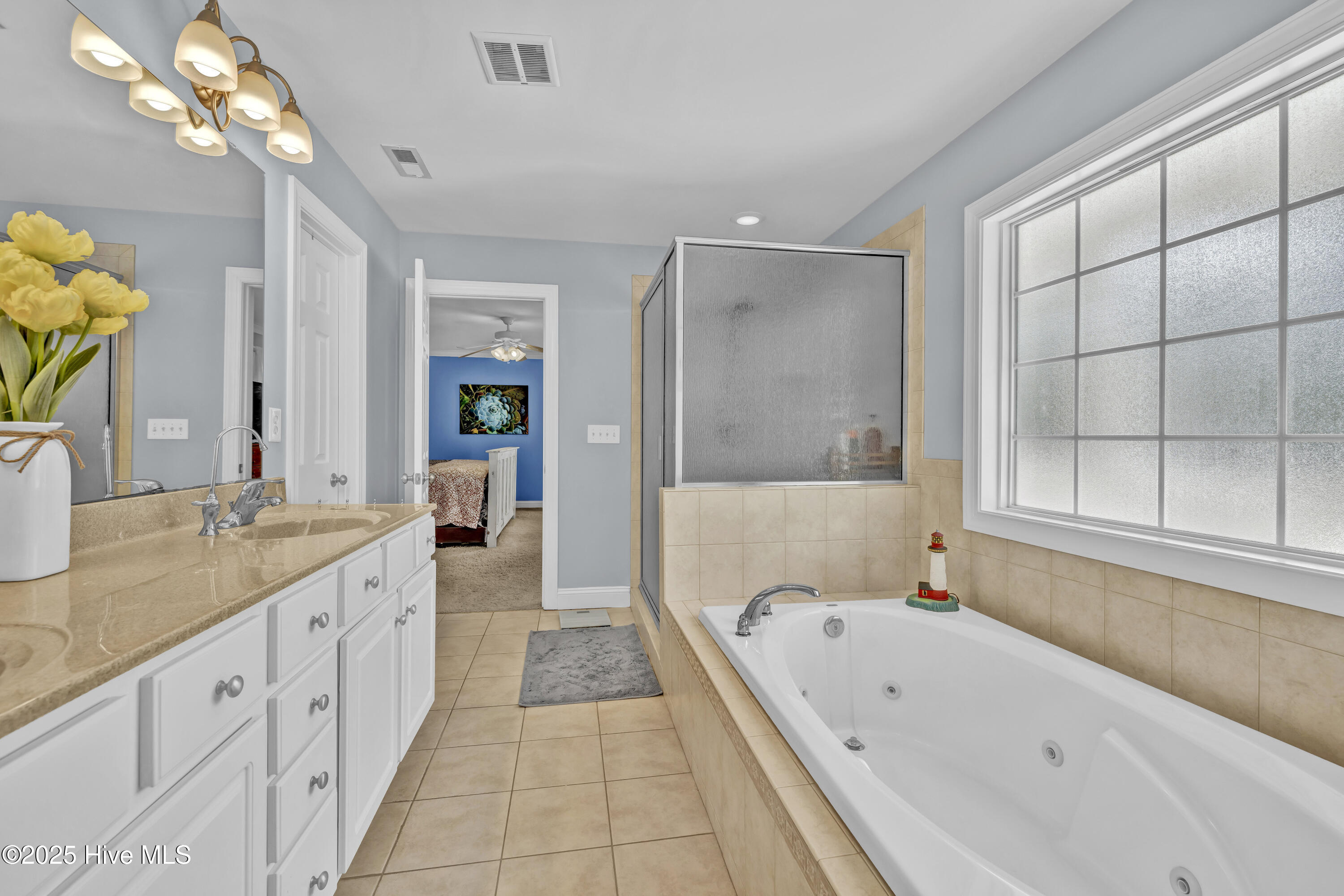 100533968 | Photo 30