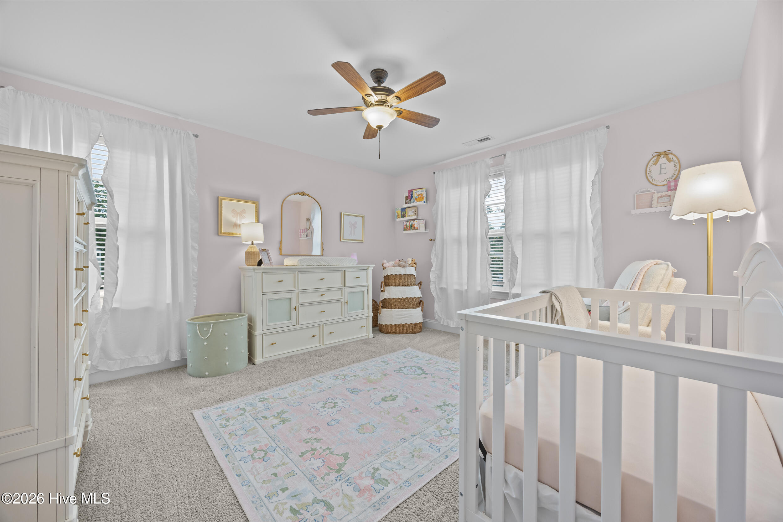 100570482 | Photo 24