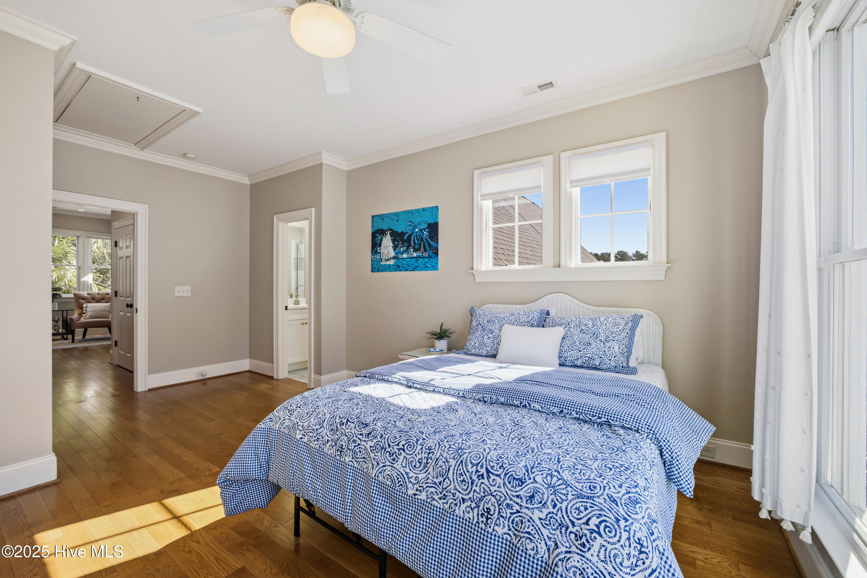 100541360 | Photo 38