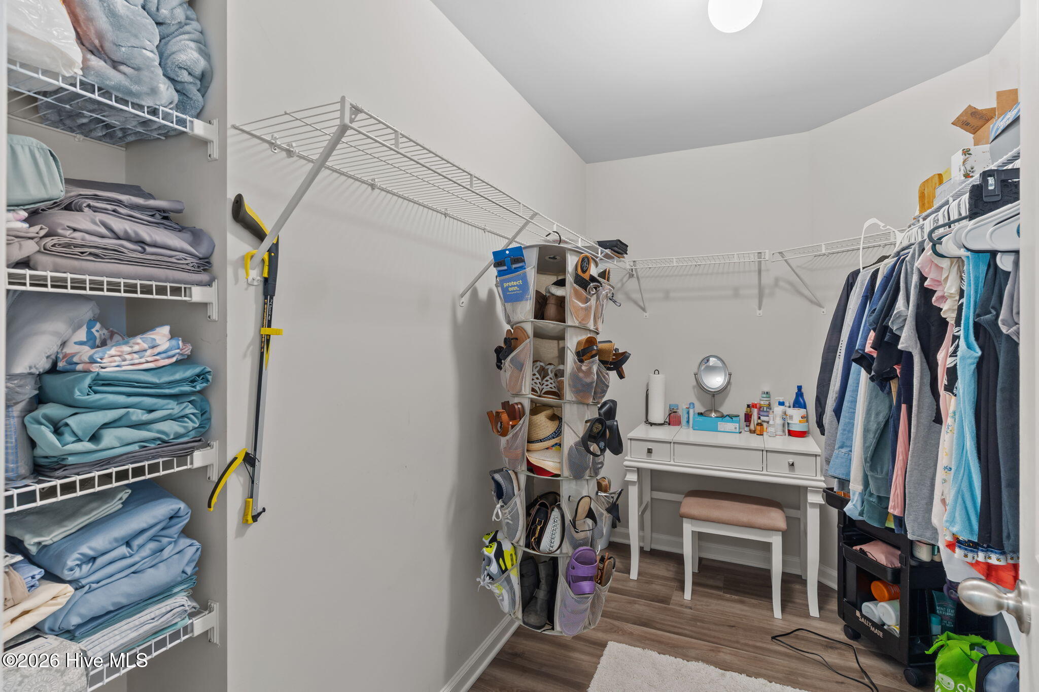 100561212 | Photo 27