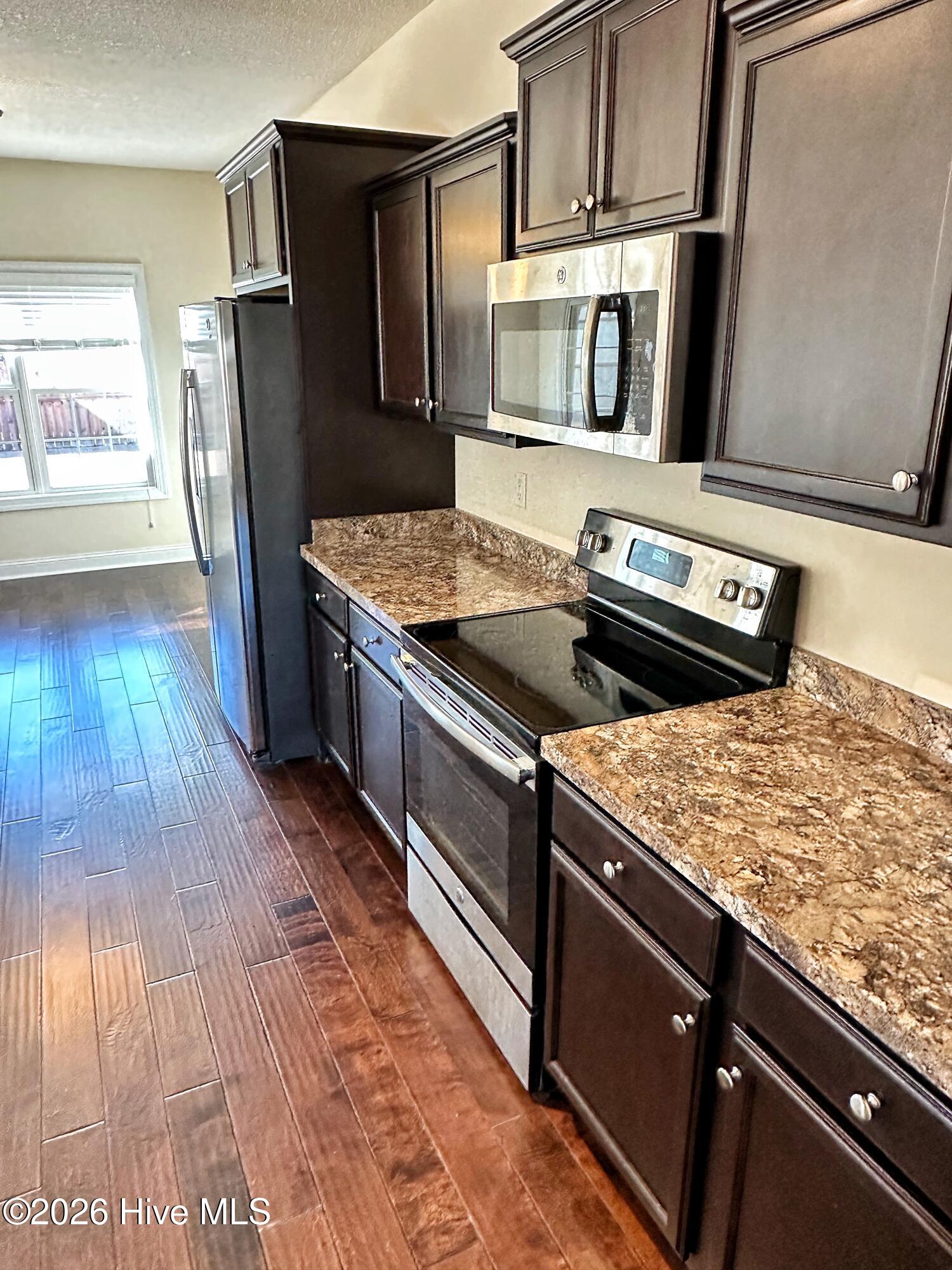 100550134 | Photo 21