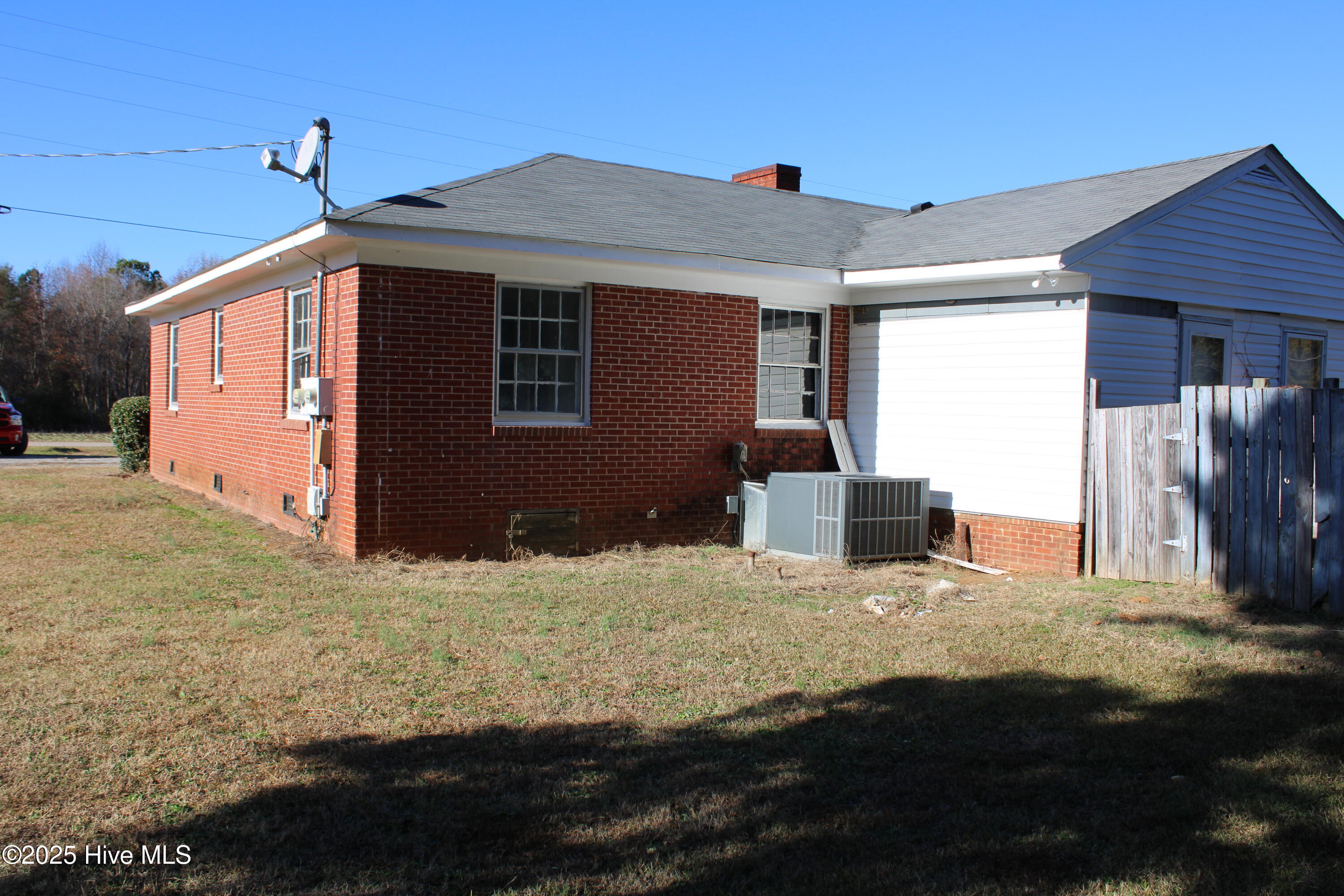 Homes for sale in Kenly, NC | 398 N Englewood Dr, Kenly, NC 27542 | MLS# 100541963