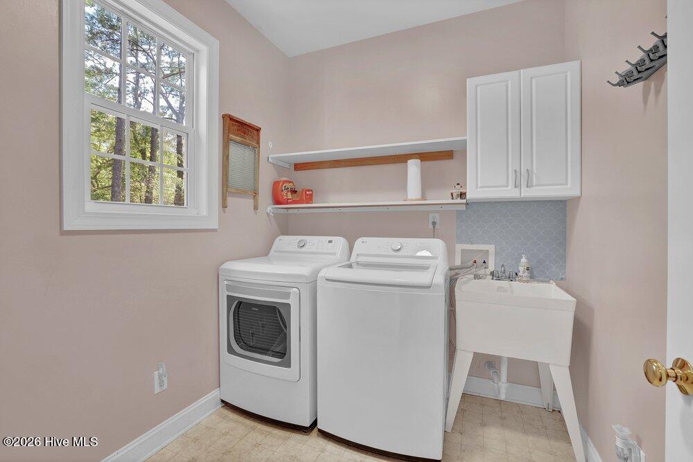 100568961 | Photo 24