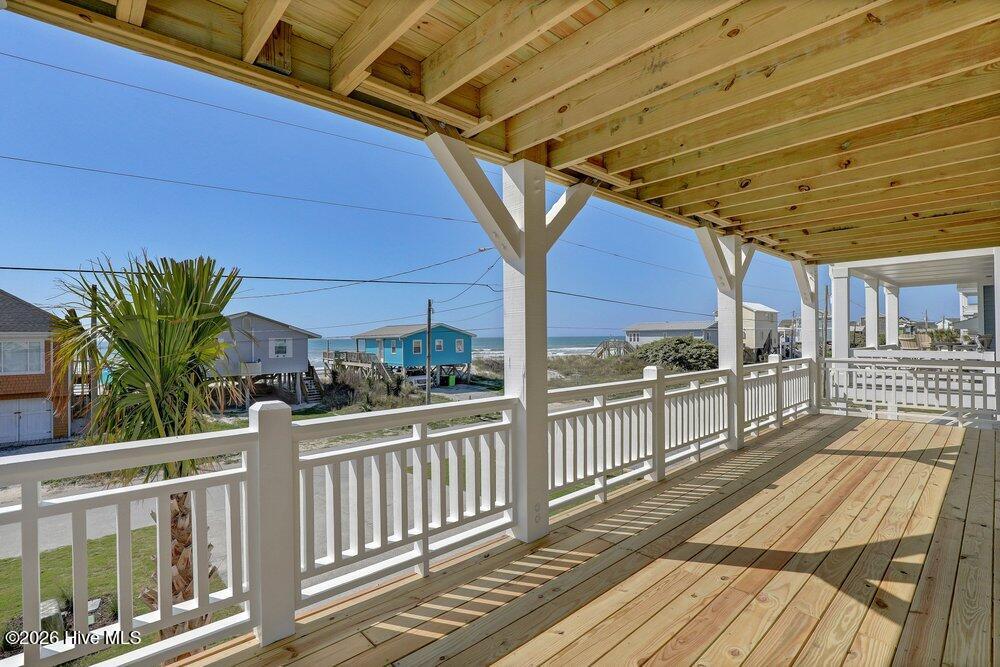 100552100 | Photo 17