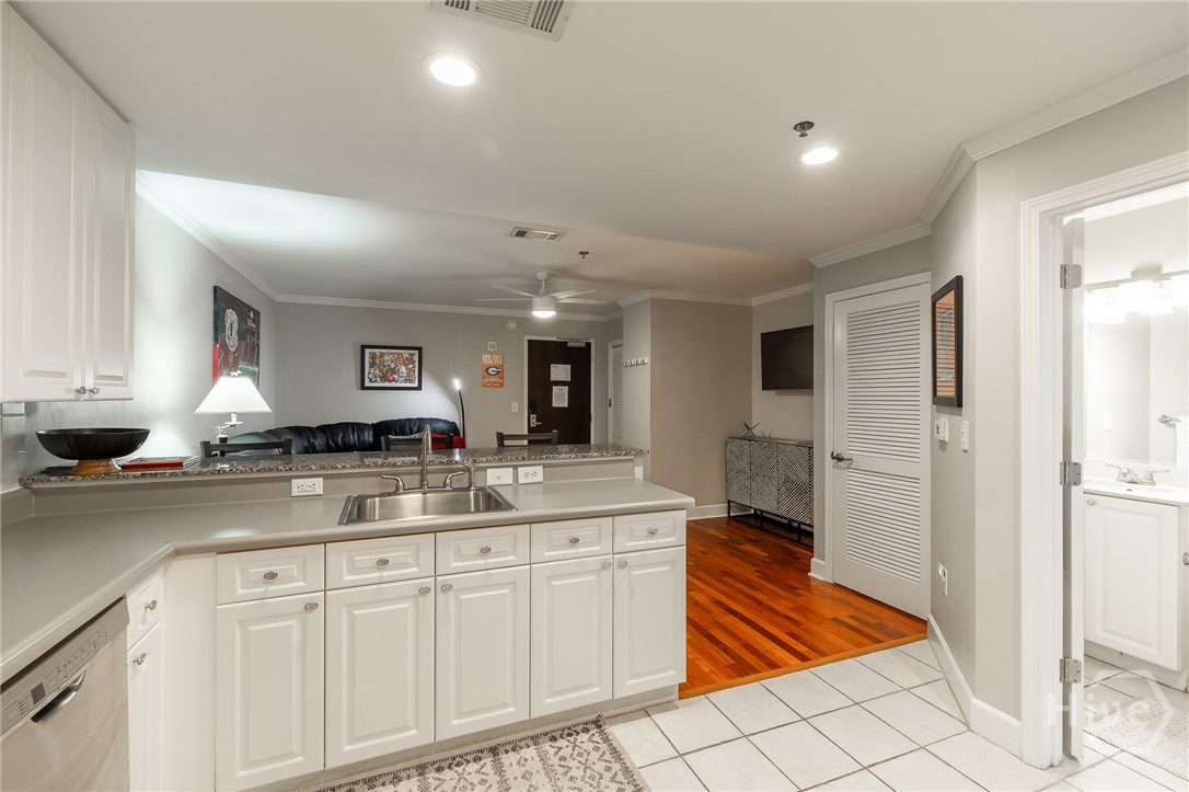 250 W Broad Street 207