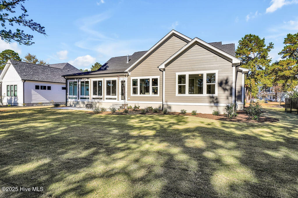 100529674 | Photo 76