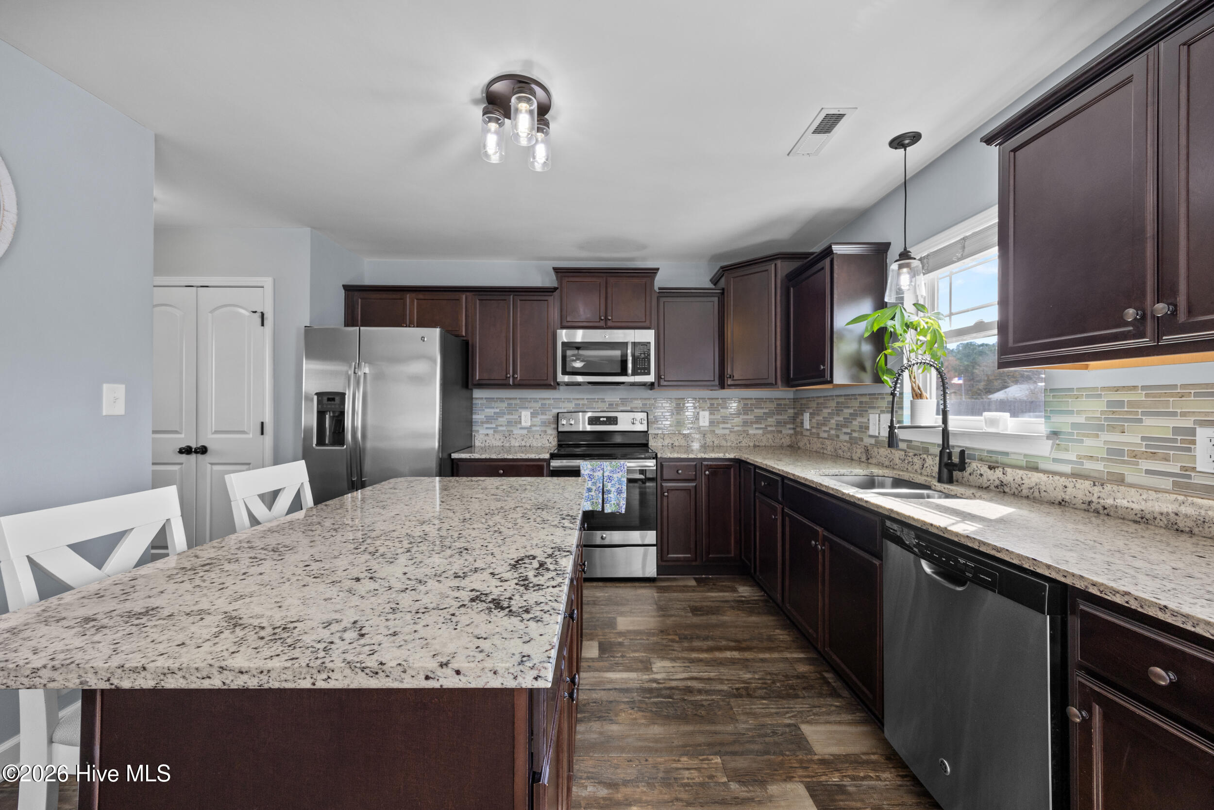 100558601 | Photo 29