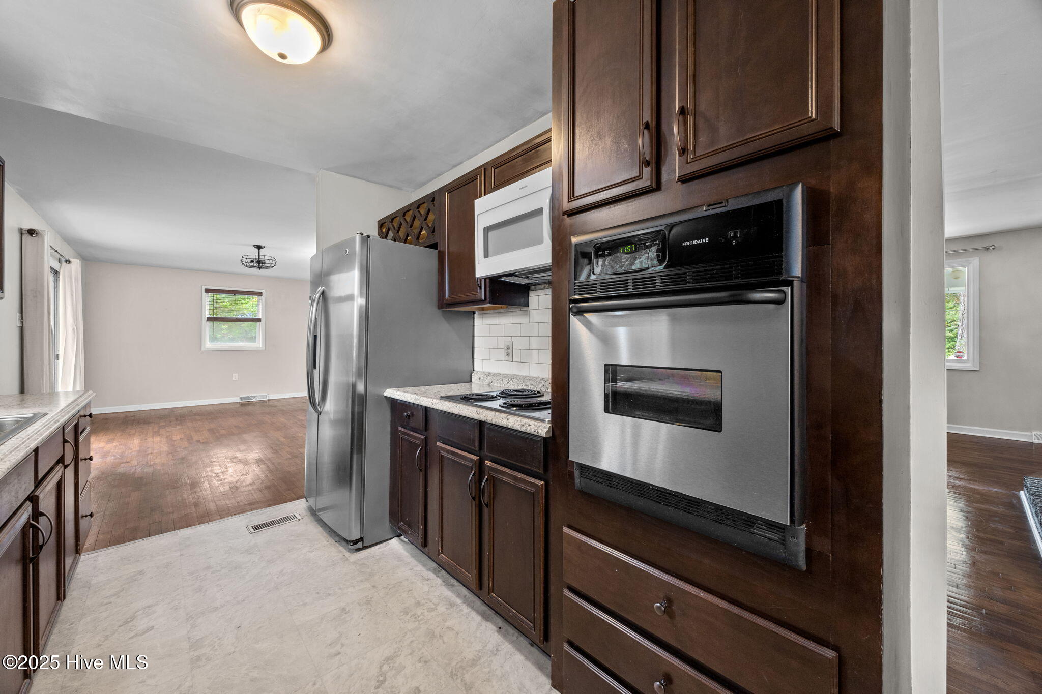 100530315 | Photo 20